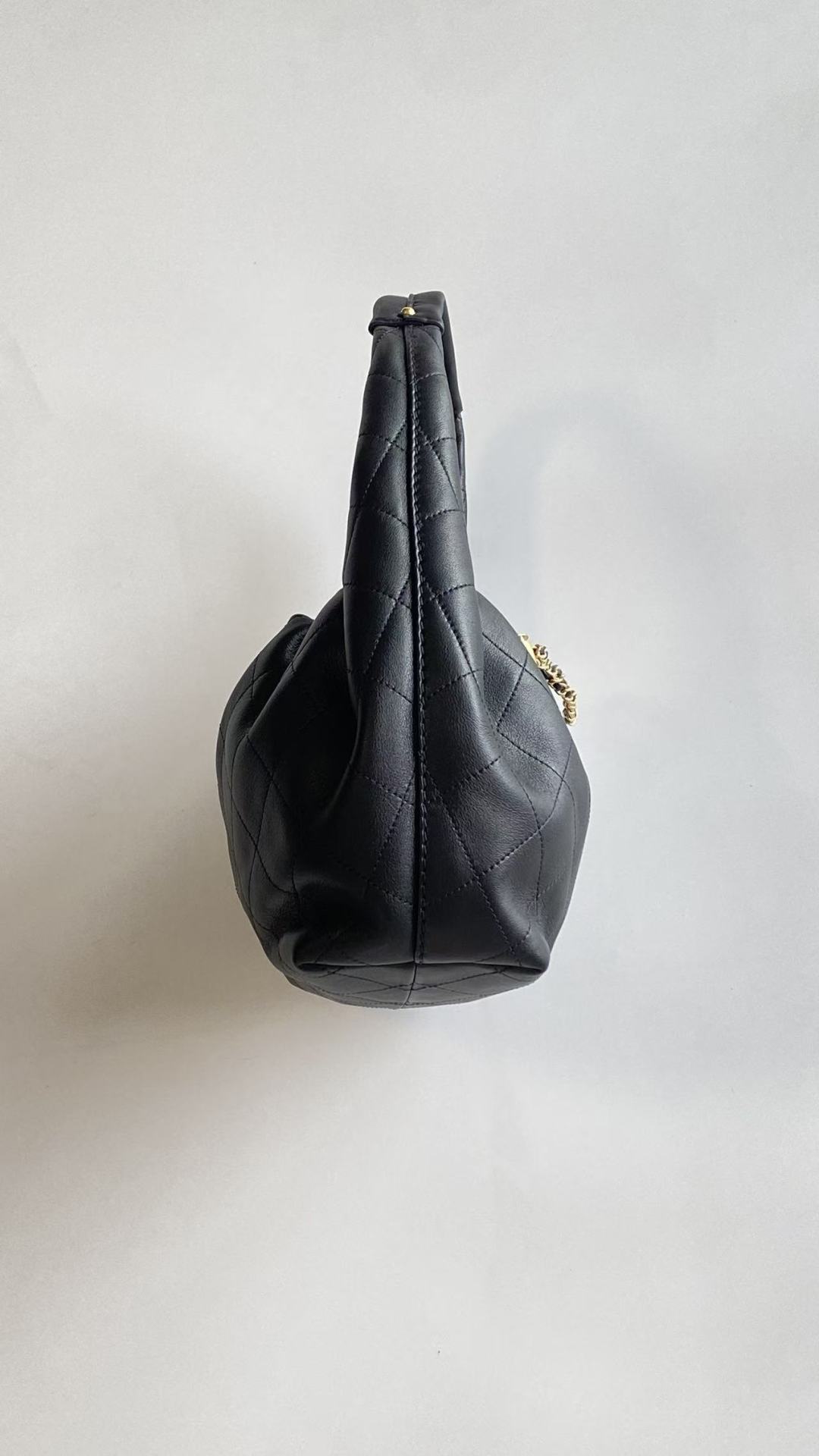 Chanel 26C HOBO BAG DRAWSTRING LEATHER