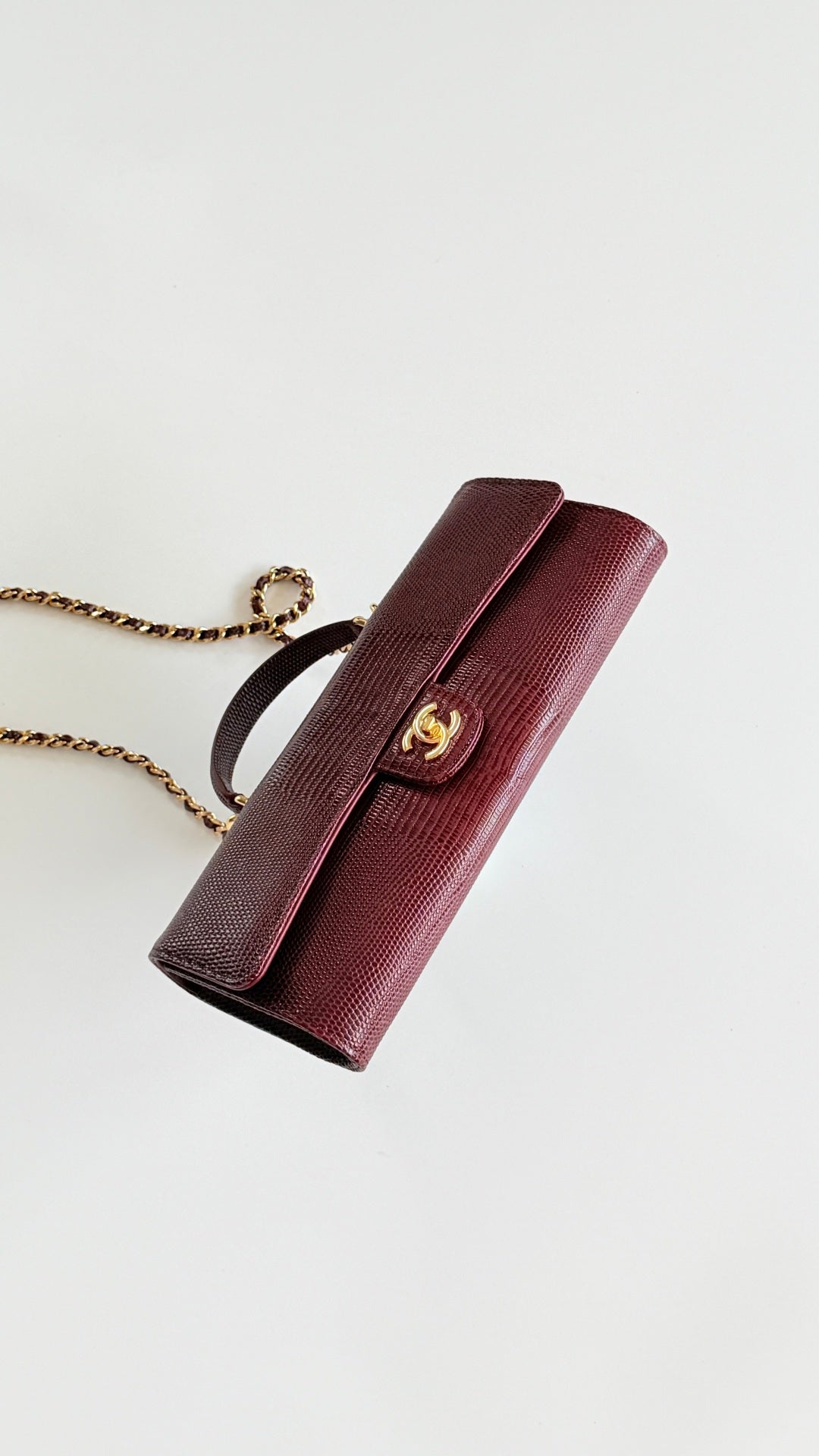 CC Métiers d’art 2026 Clutch With Chain Dark Burgundy Lizard Embossed Calfskin
