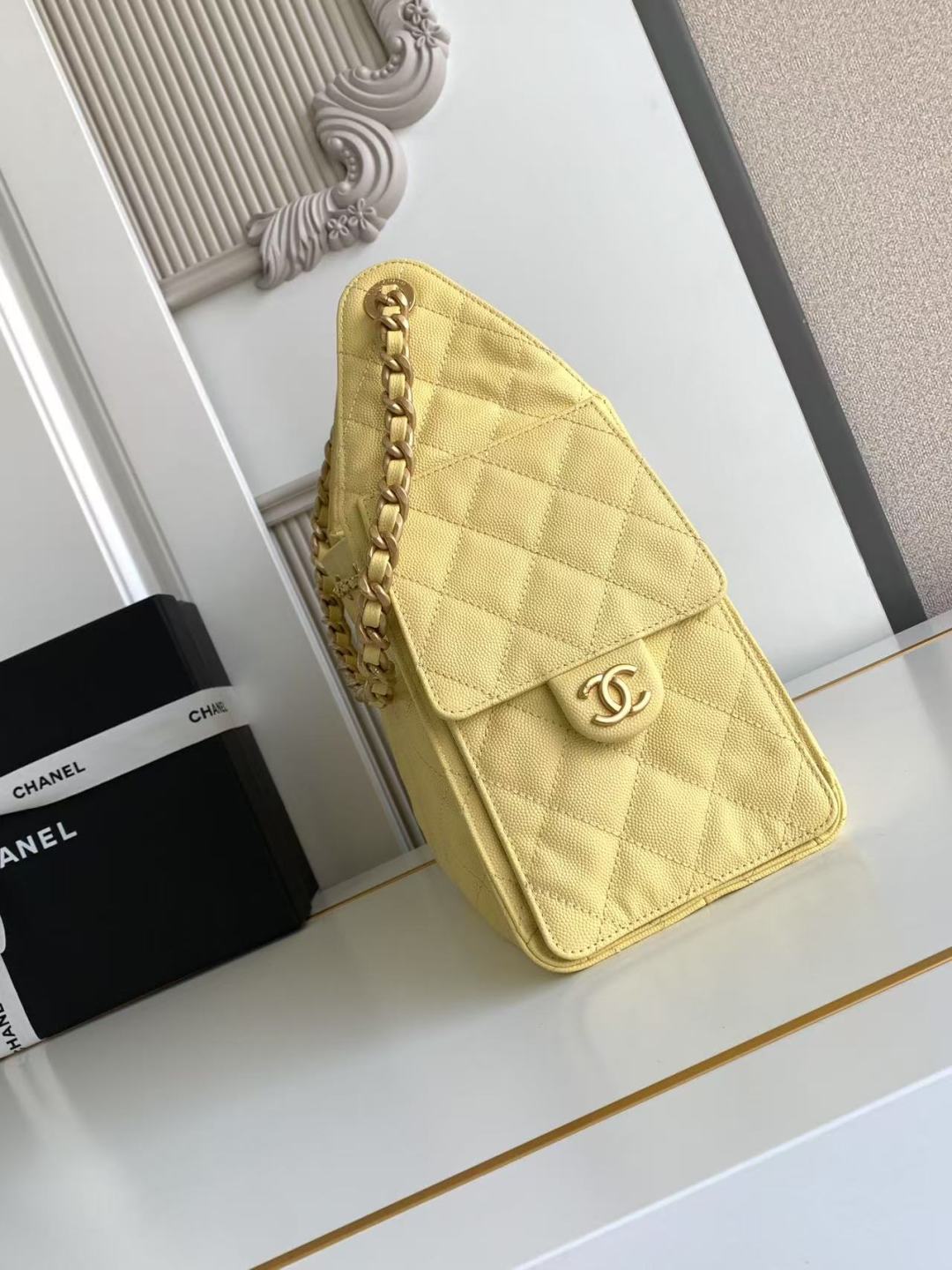 CC 25C Hobo Bag 30cm Yellow Grained Calfskin