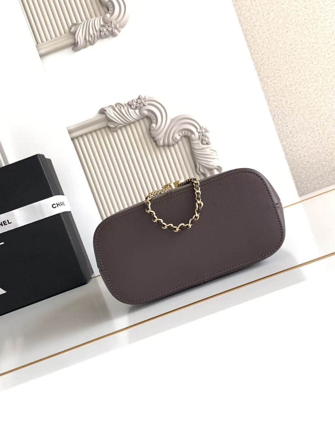 Chanel 2026 Basket Hobo Bag 27.5cm Coffee Calfskin