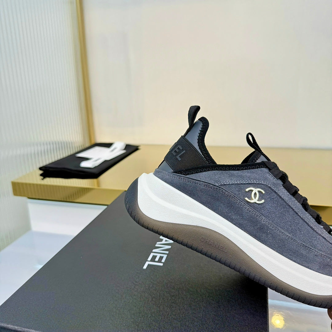 CC 26s Casual Sneakers Grey Suede 928044