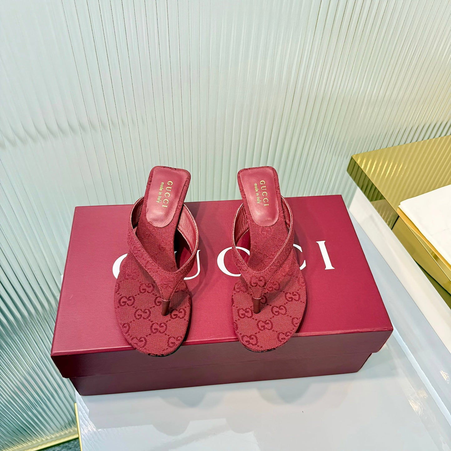 GG Vittoria Thong Sandals Red Canvas 714871