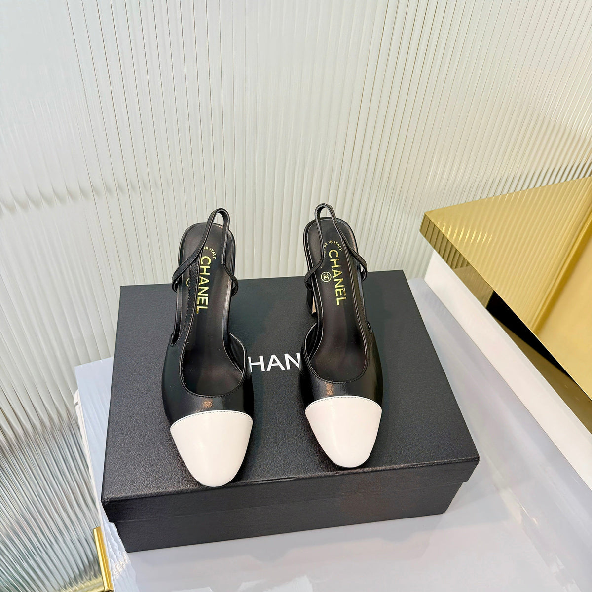 CC 26 Slingback High Heel 9cm White Black Lambskin 714015