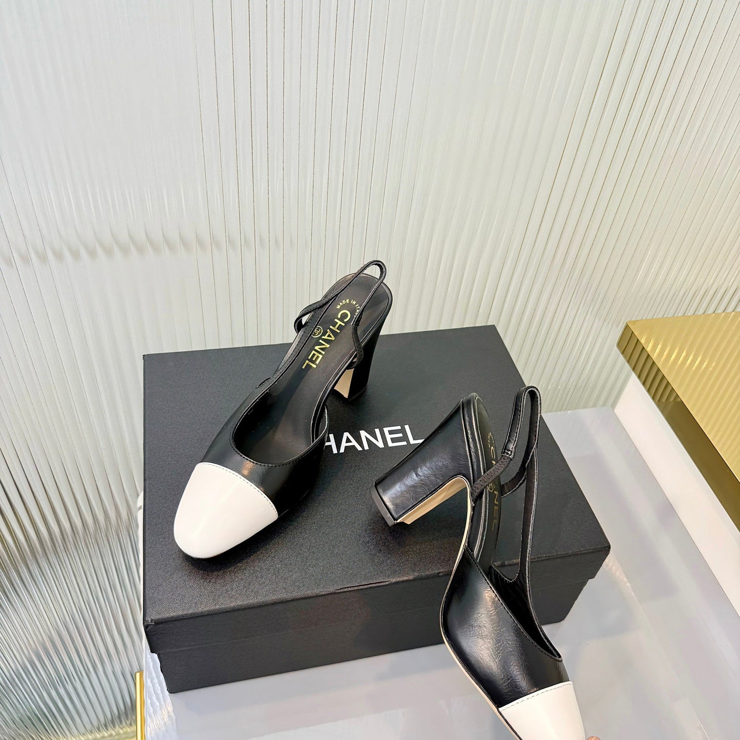 CC 26 Slingback High Heel 9cm White Black Lambskin 714015