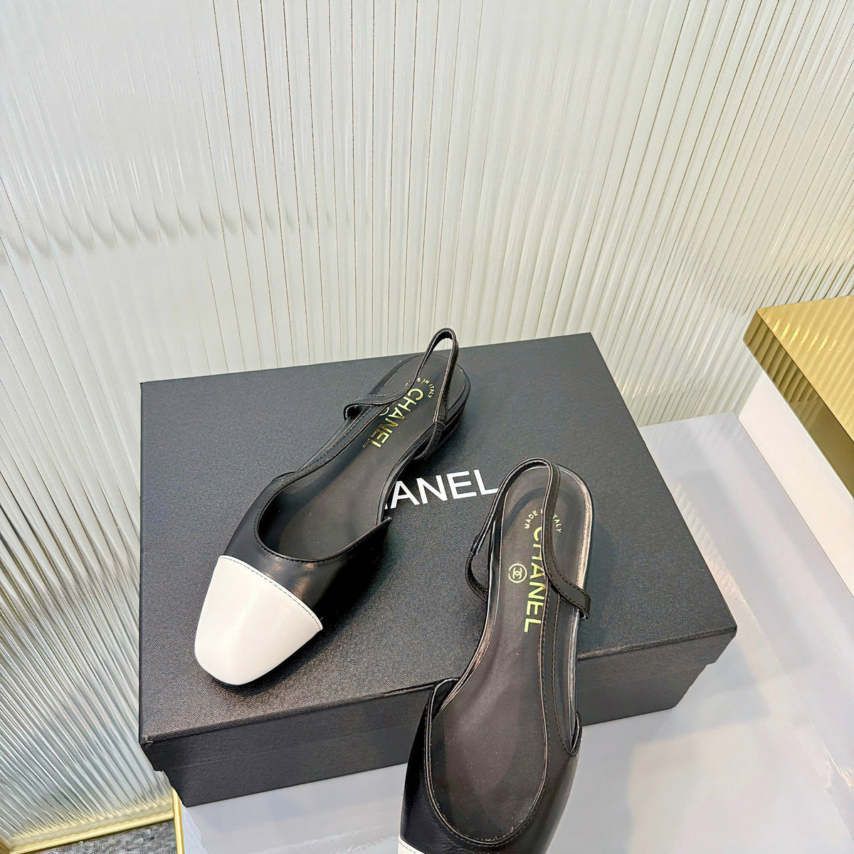 CC 26 Slingback Flat Black White Lambskin 714030