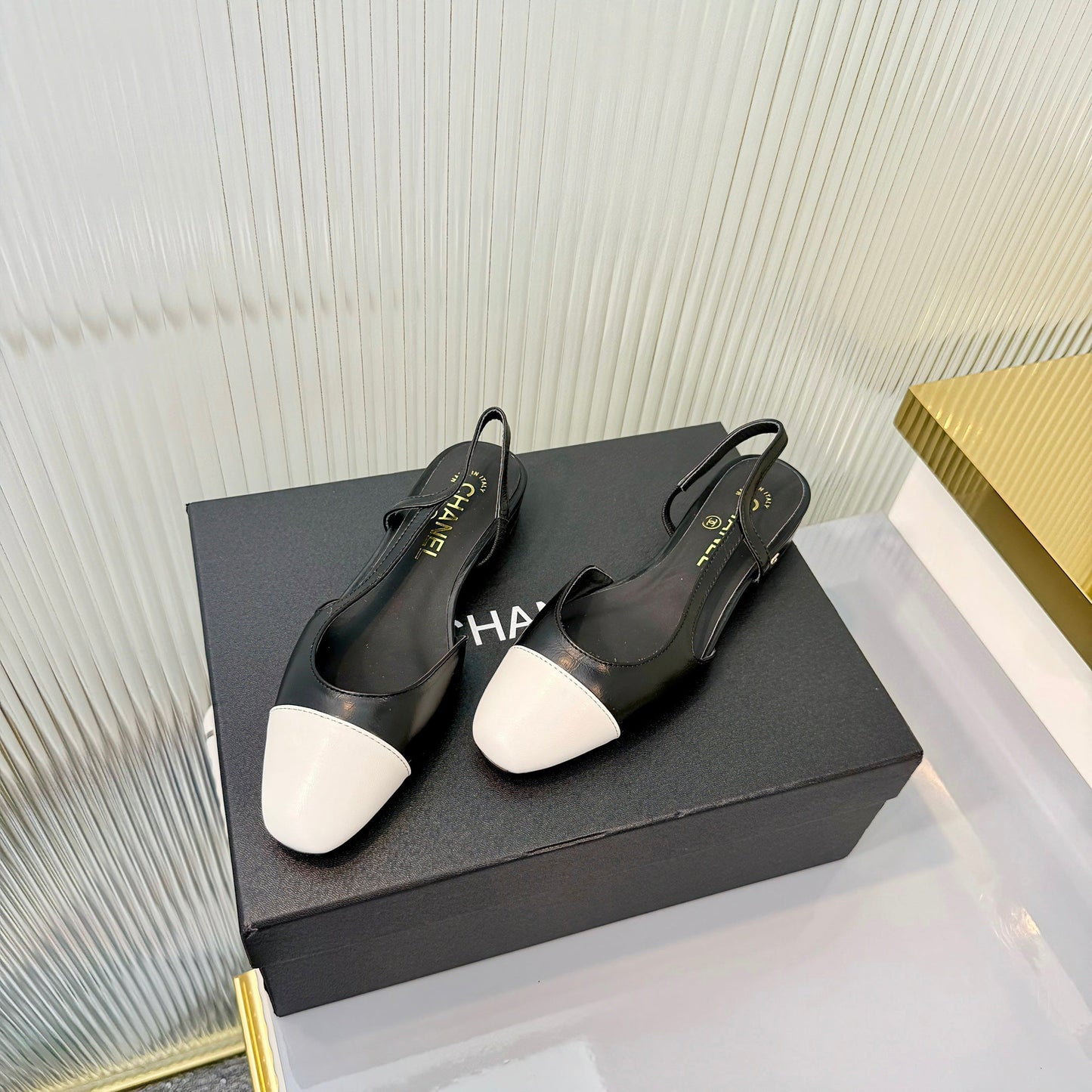 CC 26 Slingback Flat Black White Lambskin 714030