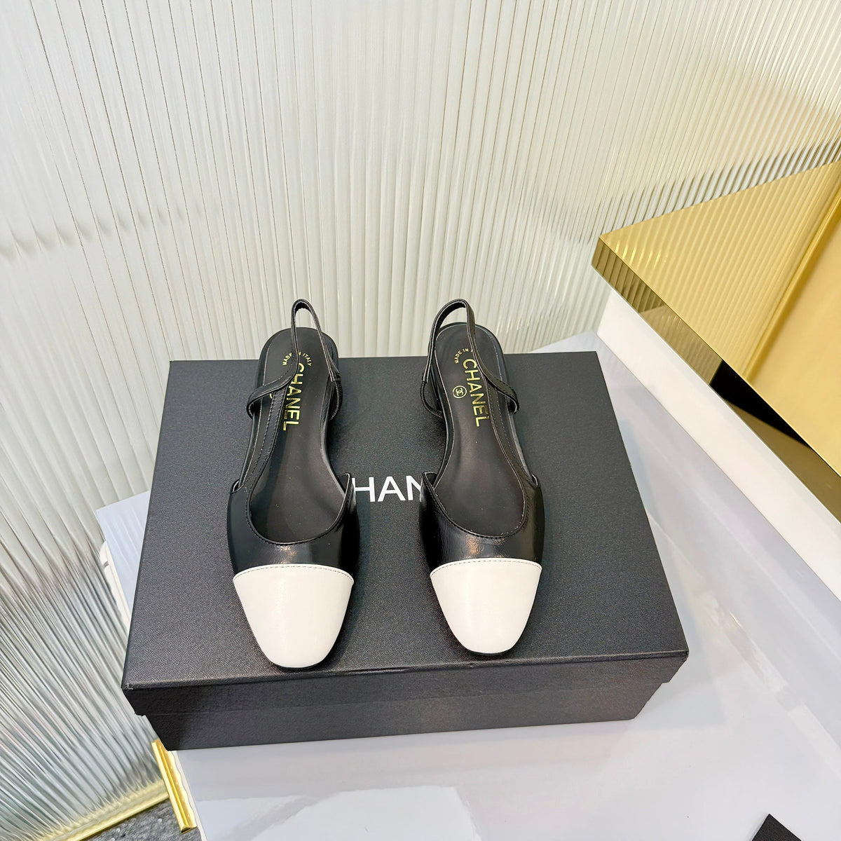 CC 26 Slingback Flat Black White Lambskin 714030