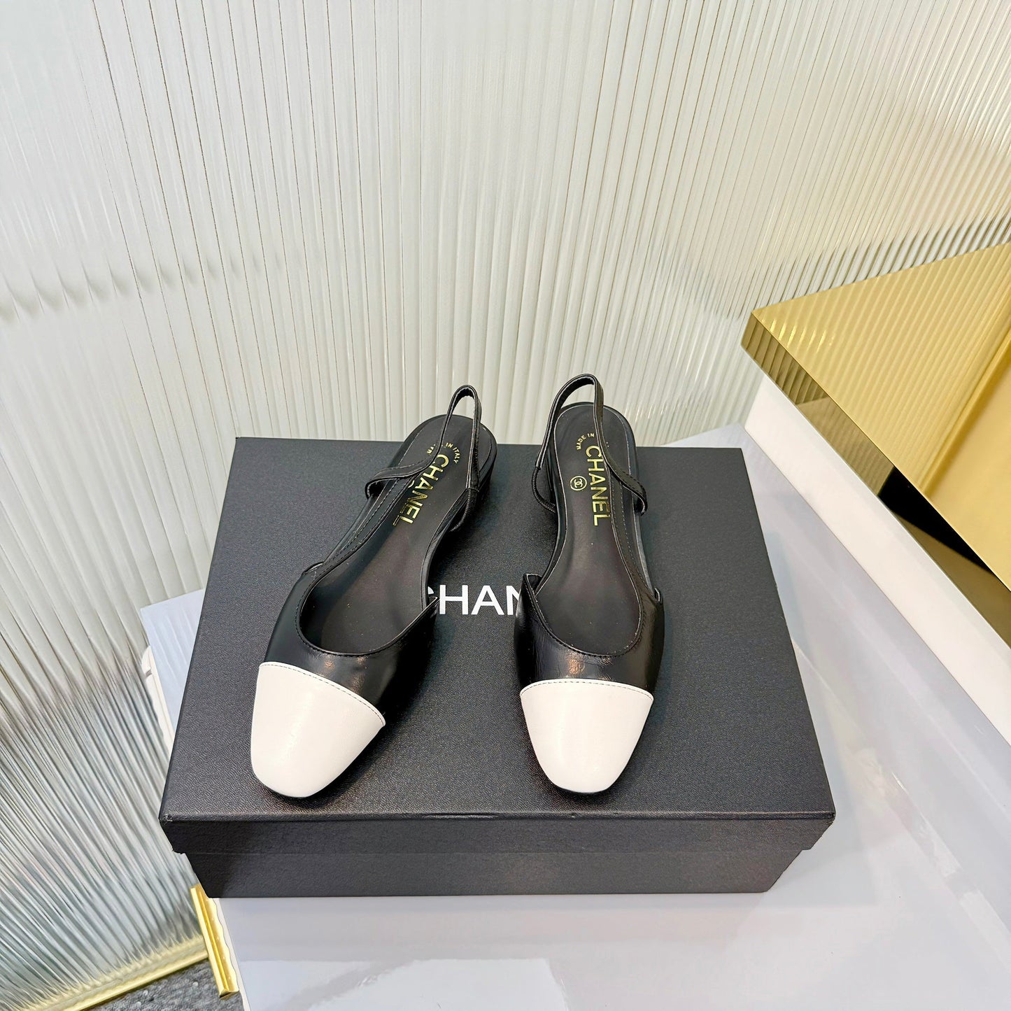 CC 26 Slingback Flat Black White Lambskin 714030