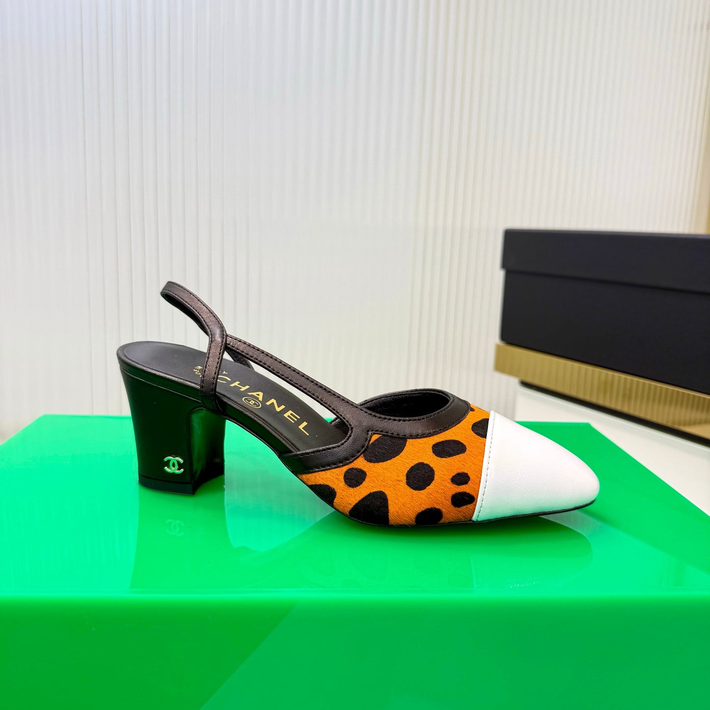 CC Slingback 6.5cm White Orange Leopard-Print Leather 923844