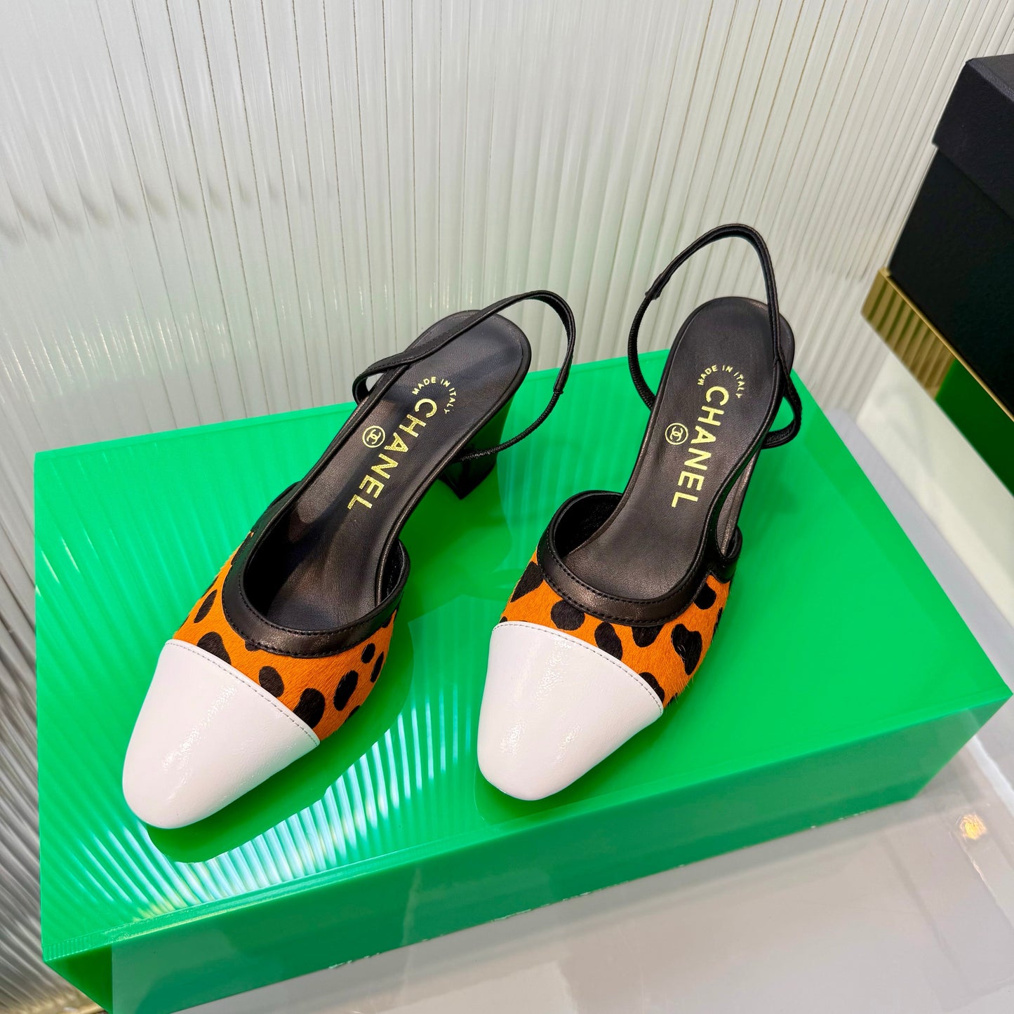 CC Slingback 6.5cm White Orange Leopard-Print Leather 923844