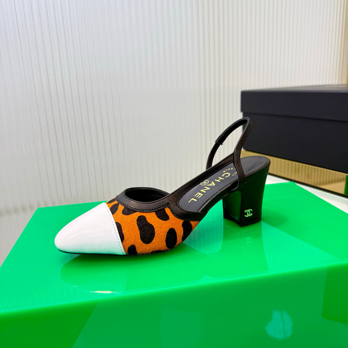 CC Slingback 6.5cm White Orange Leopard-Print Leather 923844