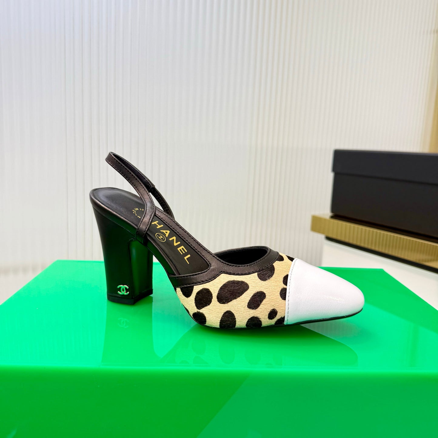CC Slingback 9cm White Beige Leopard-Print Leather 923846