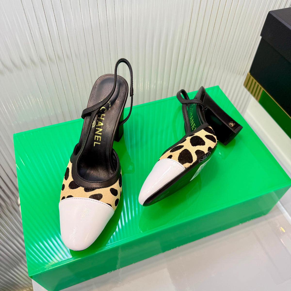 CC Slingback 9cm White Beige Leopard-Print Leather 923846