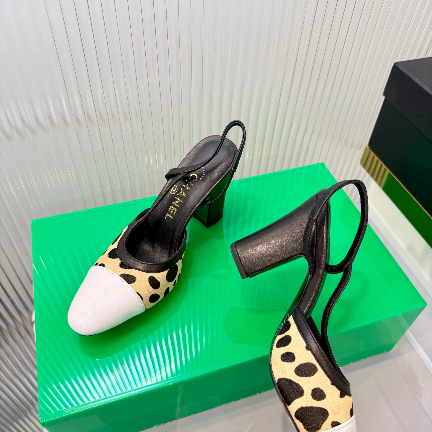 CC Slingback 9cm White Beige Leopard-Print Leather 923846