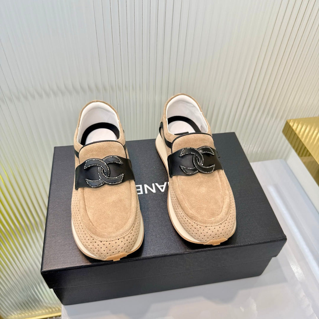 CC 26s Casual Sneakers Beige Suede 927080