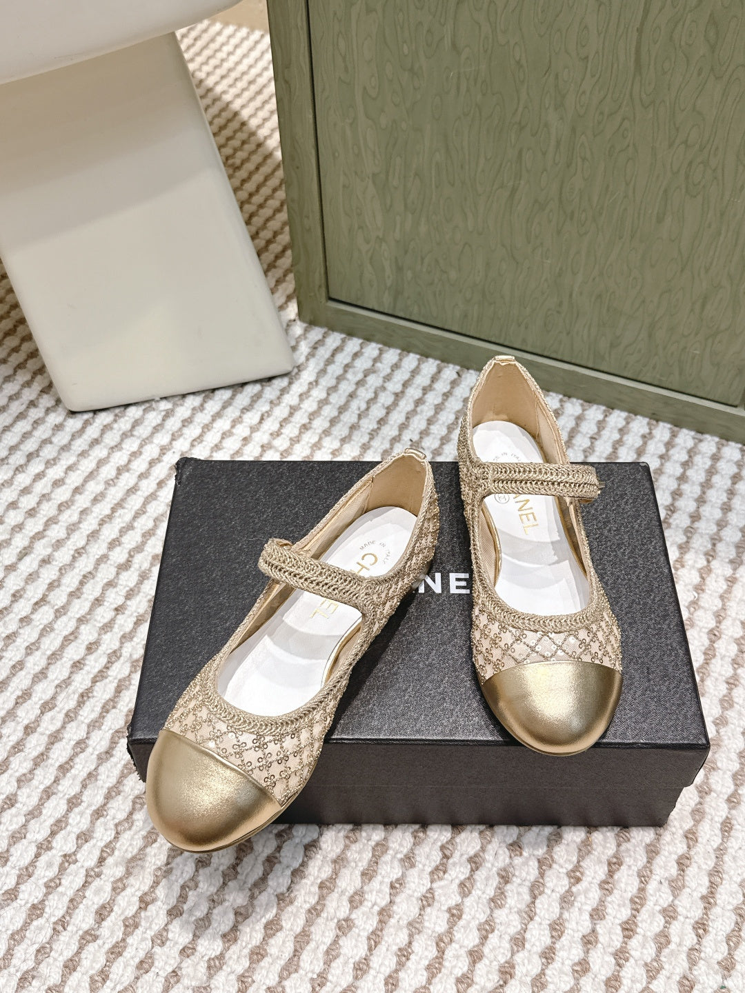 CC 25s AW Ballet Flat Gold Sequin Woven 612349