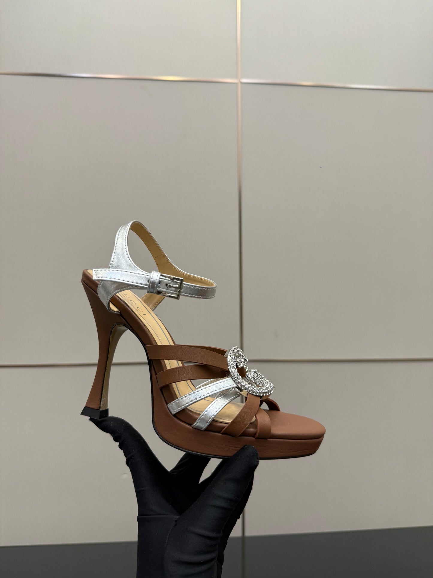 GG Pump 10.5cm With Crystal Interlocking G Brown Sliver Leather