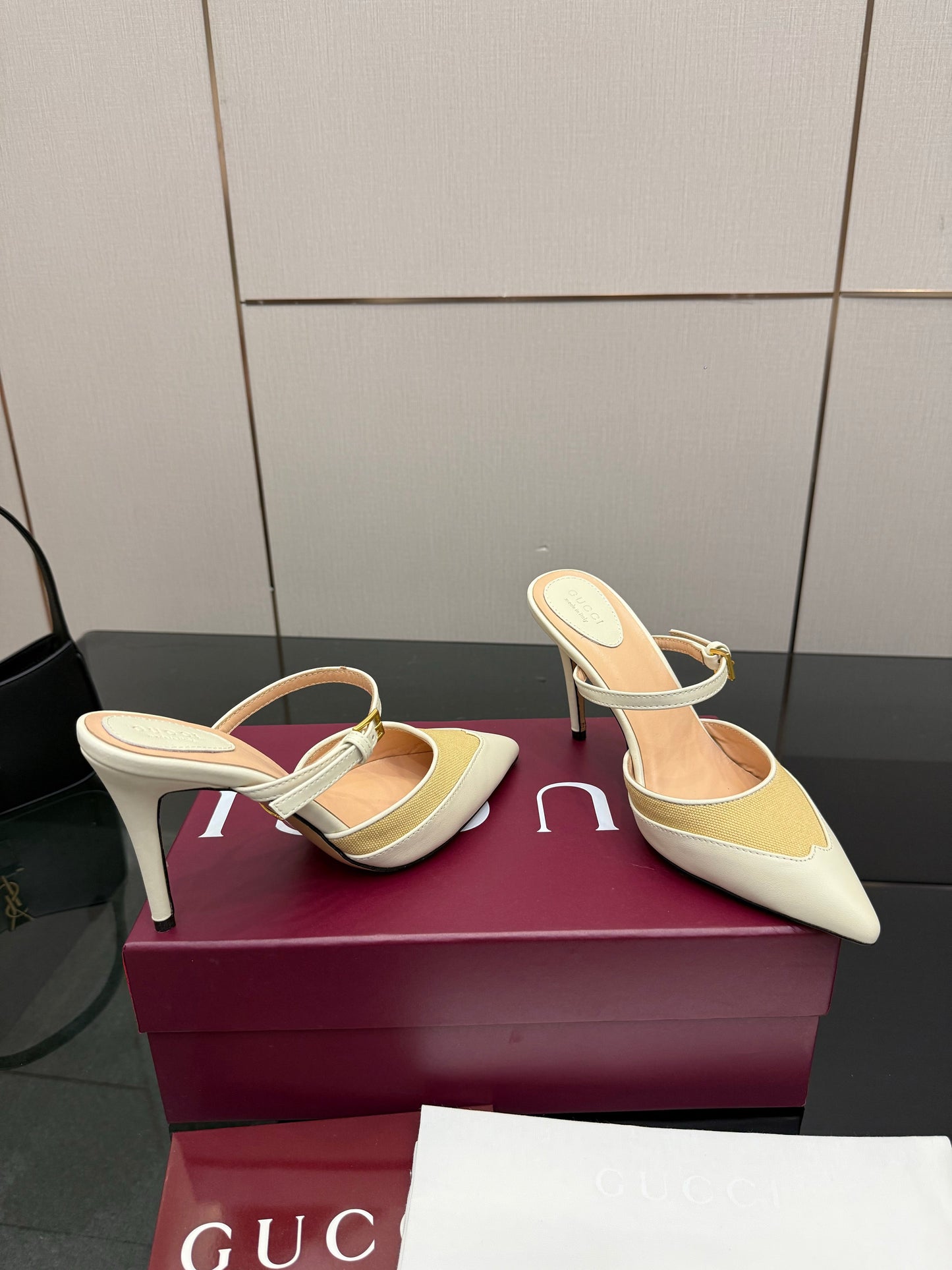 GG Pointed-Toe Mules 9.5cm Ivory Cowhide 725299