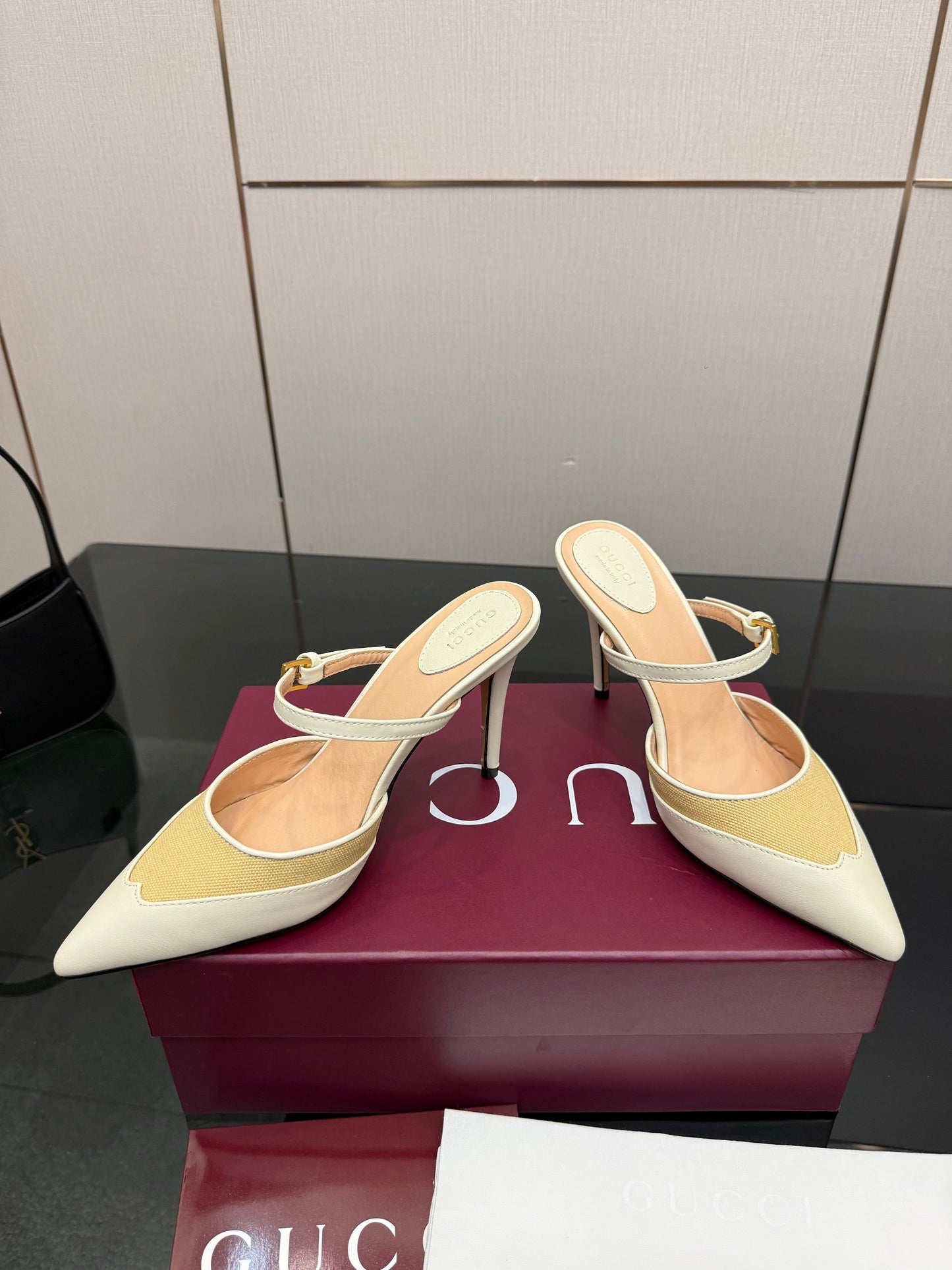 GG Pointed-Toe Mules 9.5cm Ivory Cowhide 725299