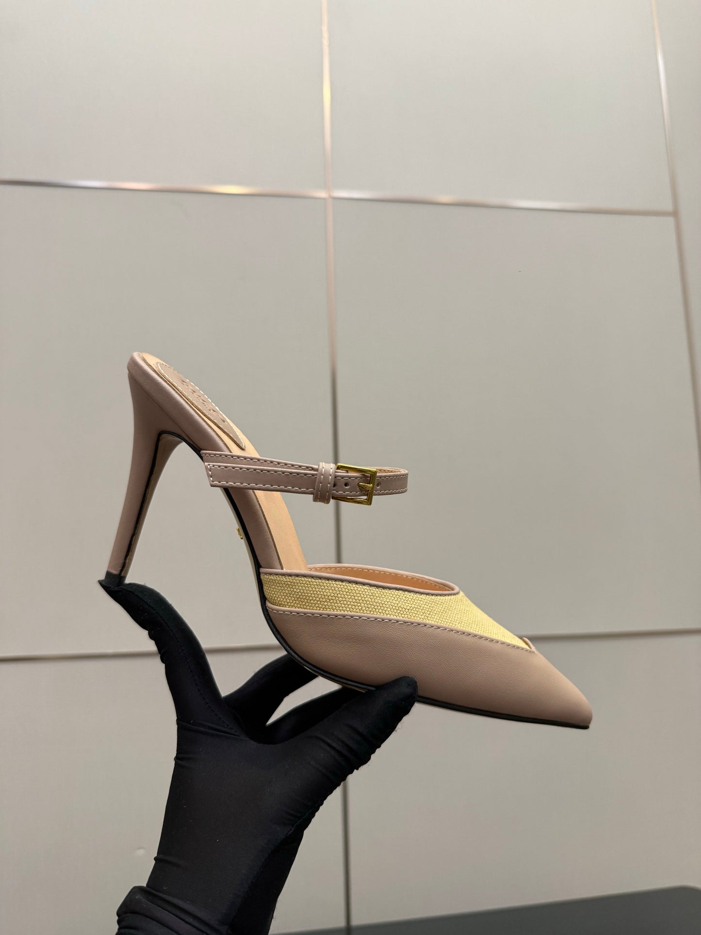 GG Pointed-Toe Mules 9.5cm Beige Cowhide 725301