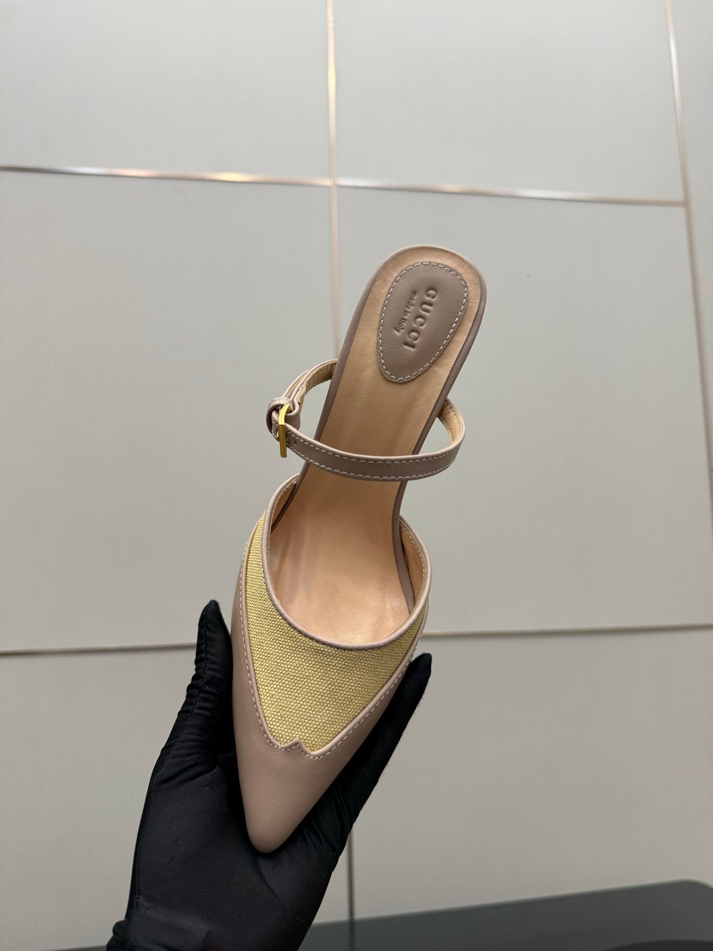 GG Pointed-Toe Mules 9.5cm Beige Cowhide 725301