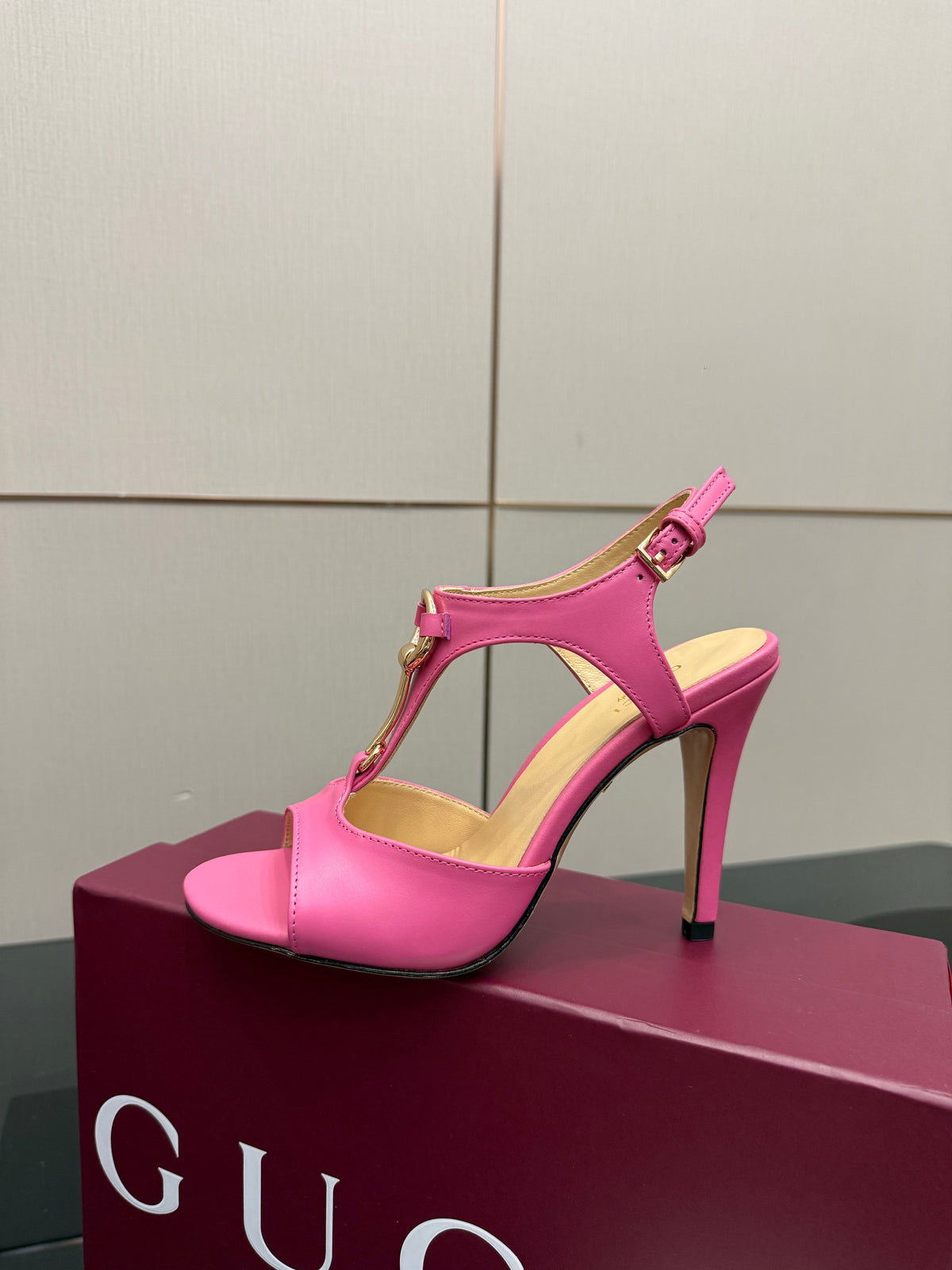 GG G-Buckle High-Heeled Sandals 10.5cm Pink  Cowhide 725307