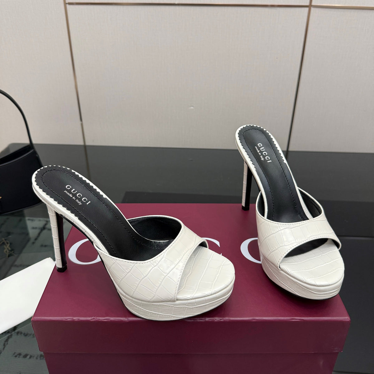 GG 26s Sandal 12cm White Embossed Leather 828214