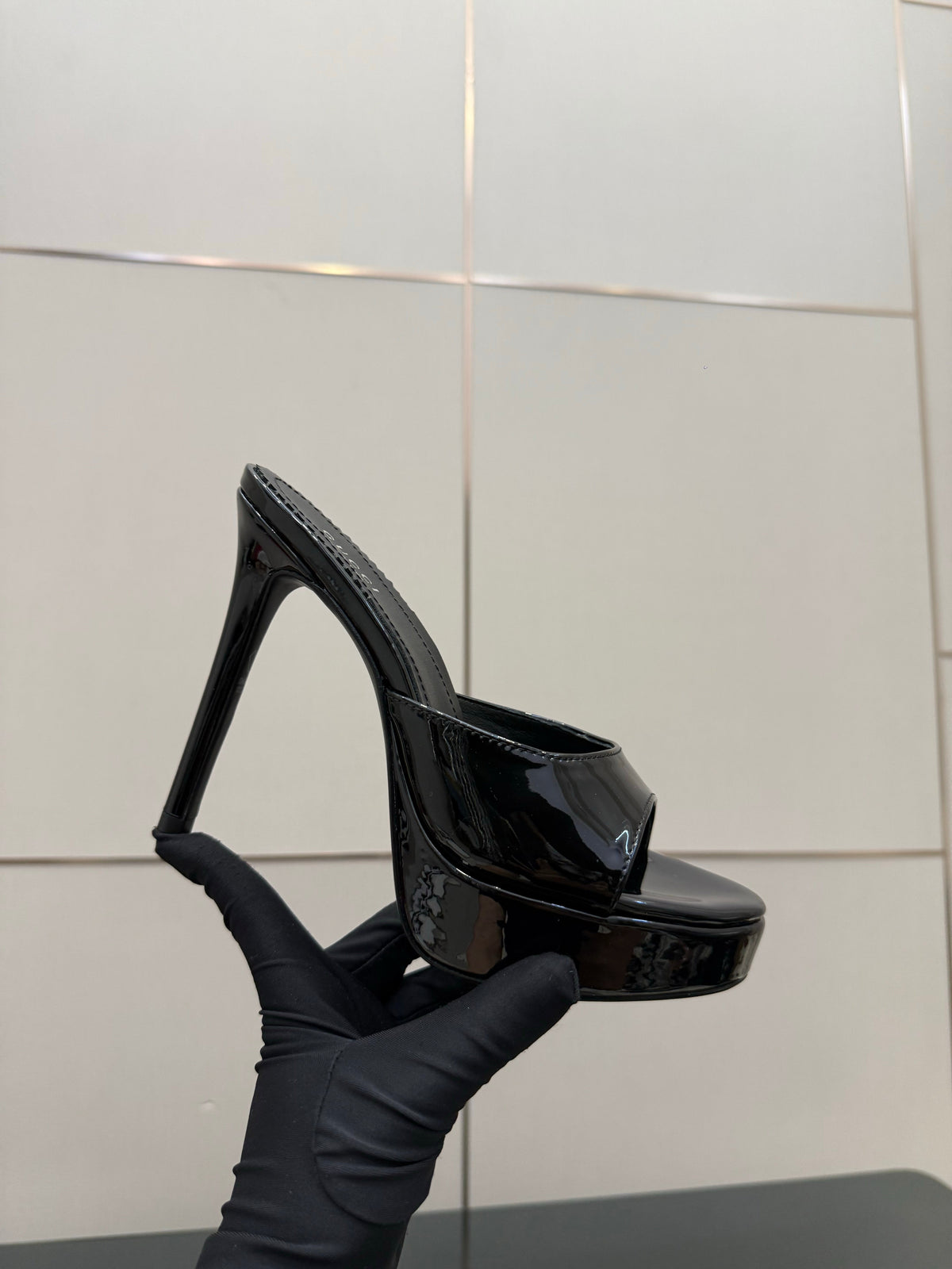 GG 26s Sandal 12cm Black Patent Leather 828219