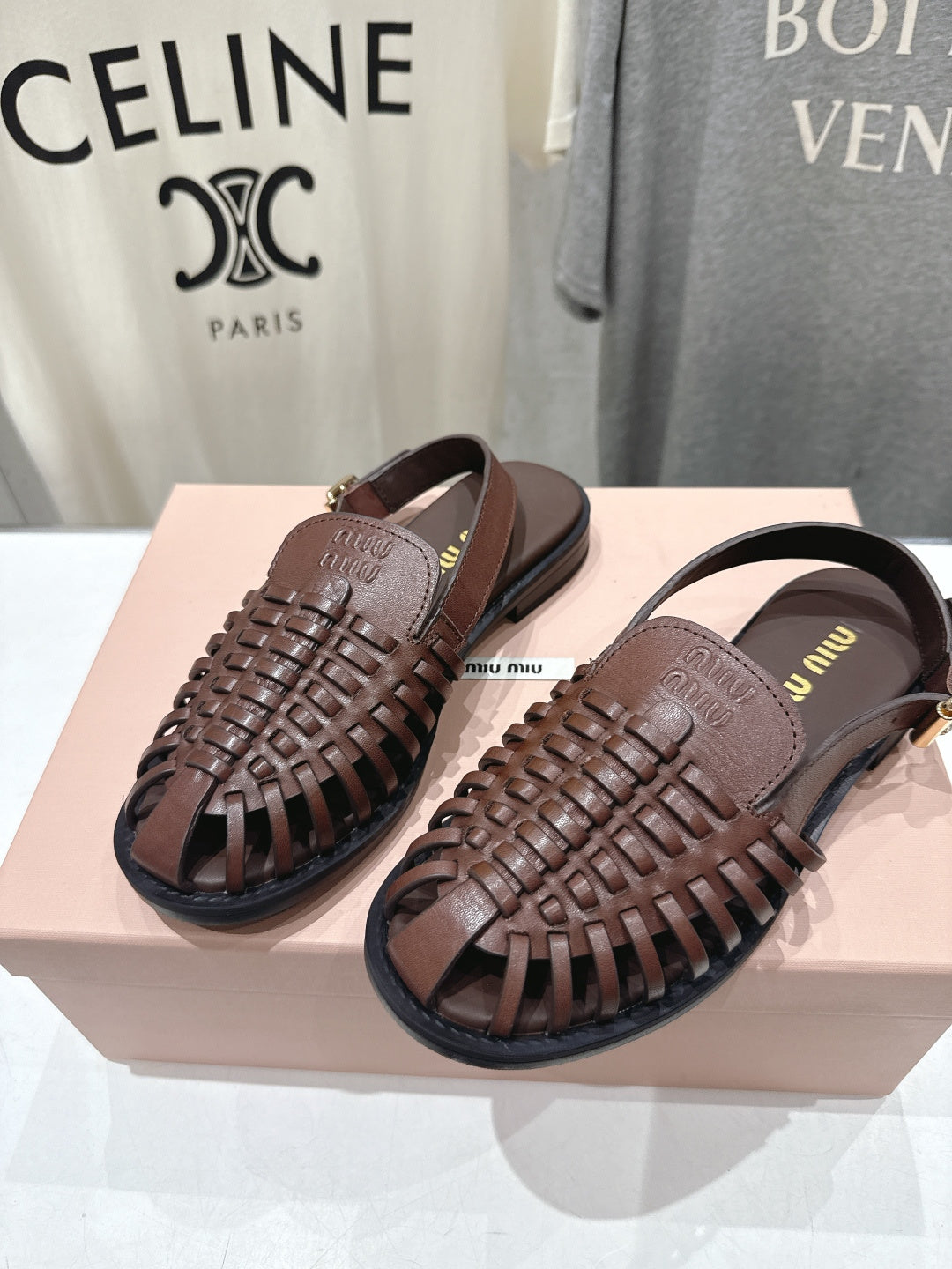 Miumiu 26ss Flat Sandals Brown Woven Cowhide 713122