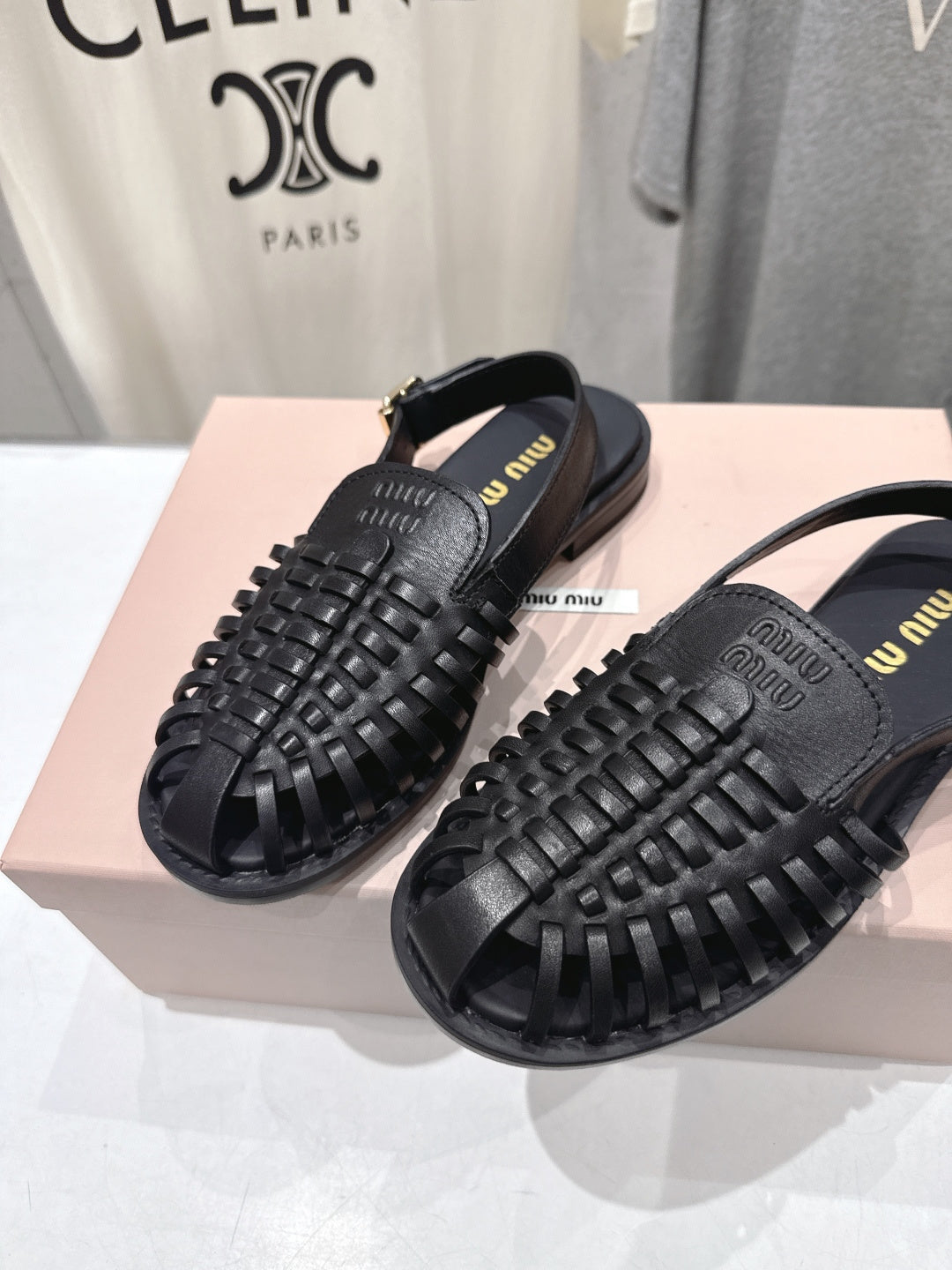 Miumiu 26ss Flat Sandals Black Woven Cowhide 713123