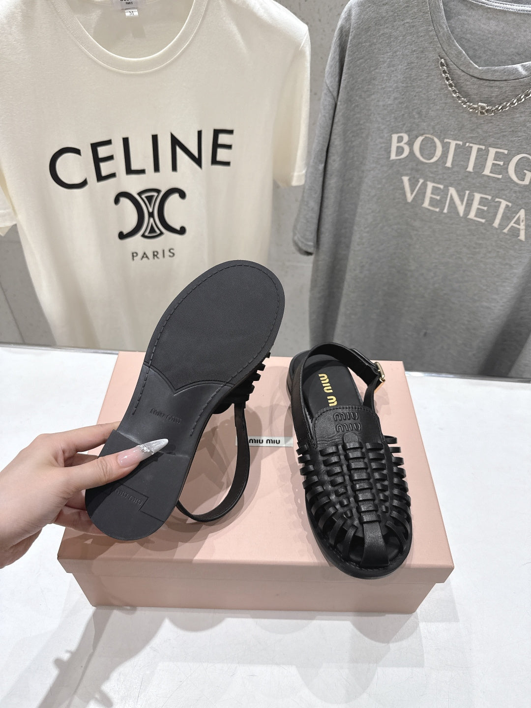 Miumiu 26ss Flat Sandals Black Woven Cowhide 713123