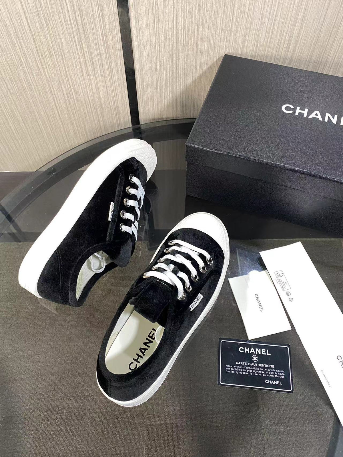 CC 26s Sneaker Black Suede 799310