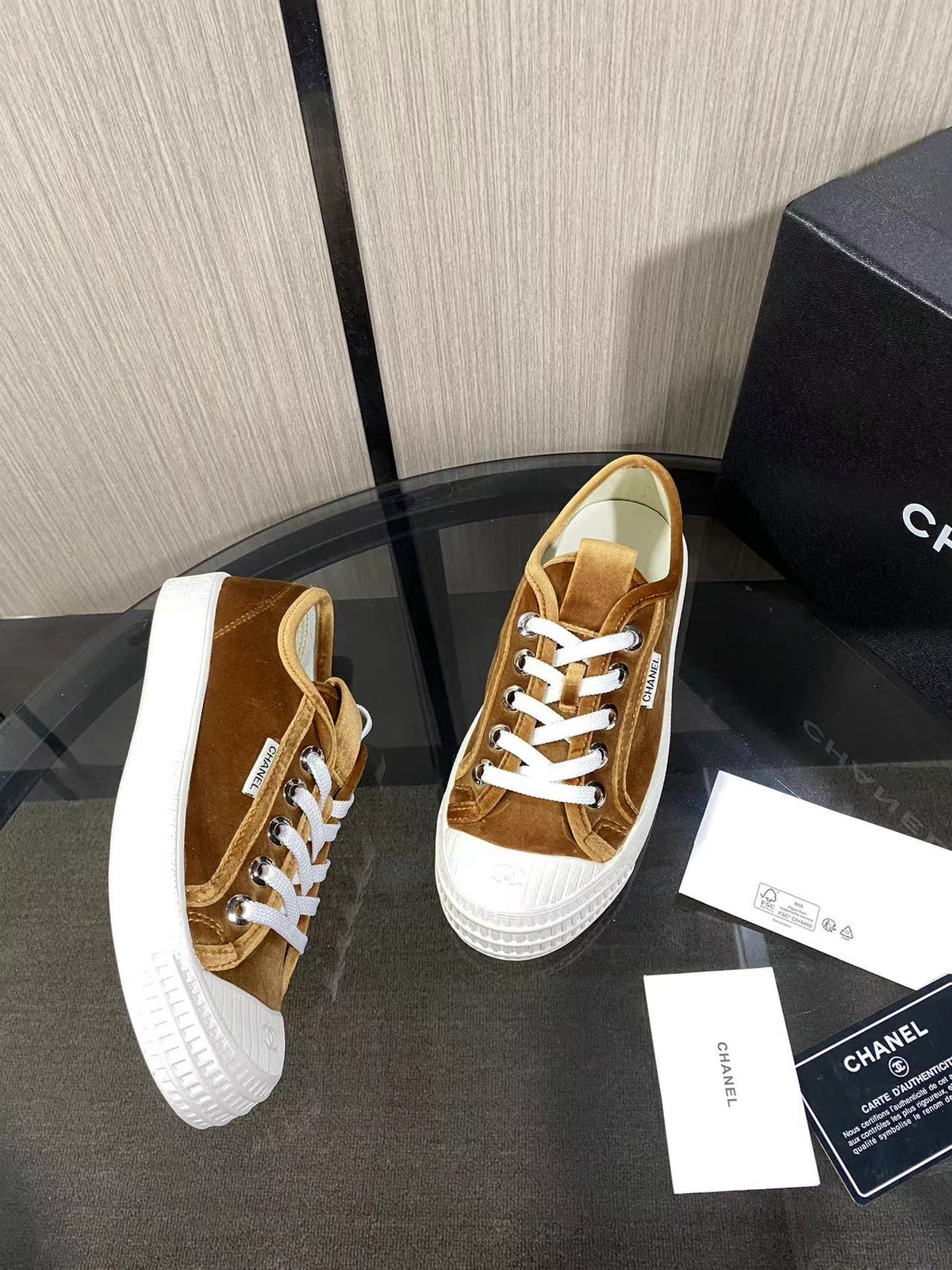 CC 26s Sneaker Light Brown Velvet 799312