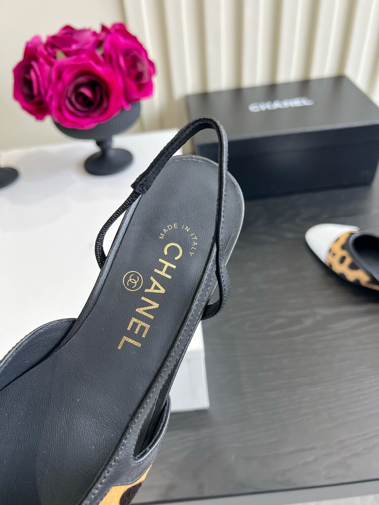 CC 26s Slingback Black Beige Horsehair 850776