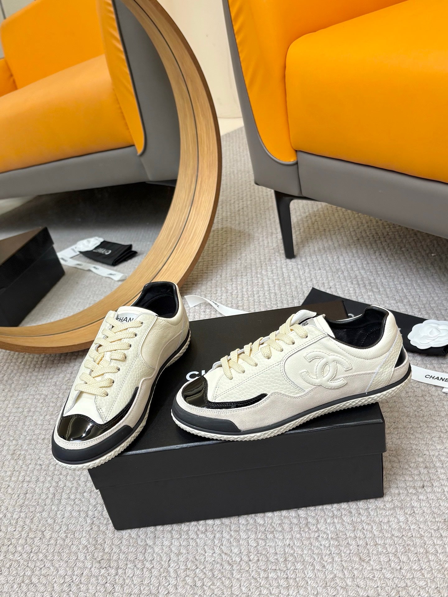 CC 25C Casual Sneakers Cream Black Cowhide Suede Patent Leather 528157