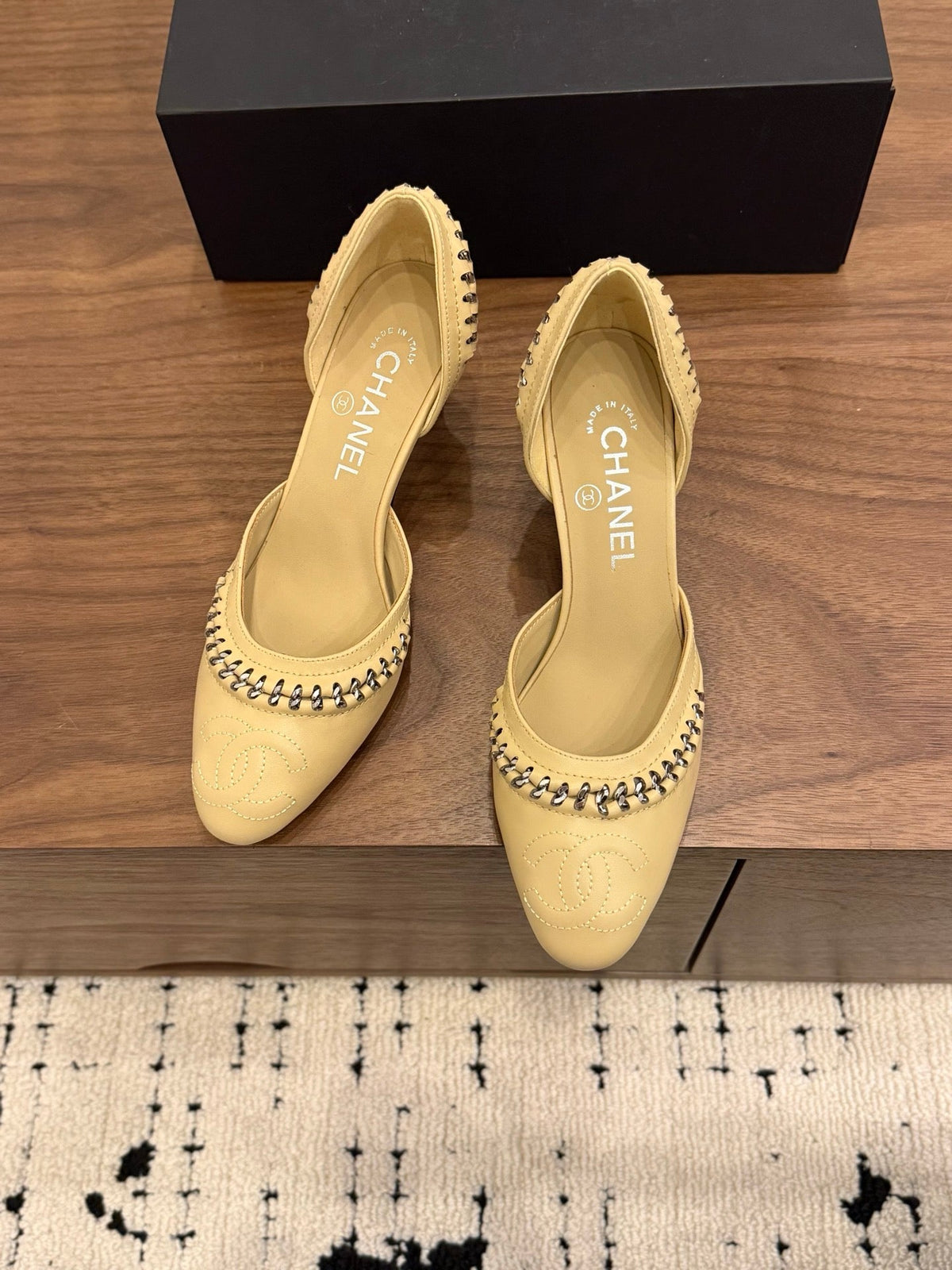 CC 2026 SlingBack Heeld Braided Chain Beige Calfskin 676194