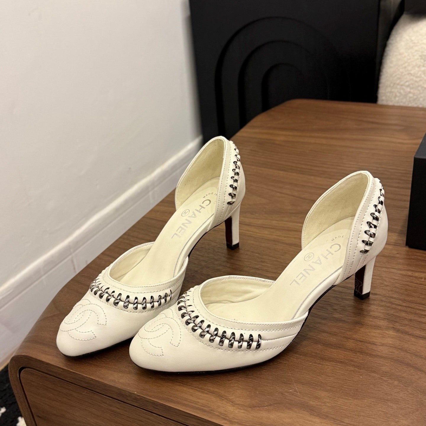 CC 2026 SlingBack Heeld Braided Chain White Calfskin 676195