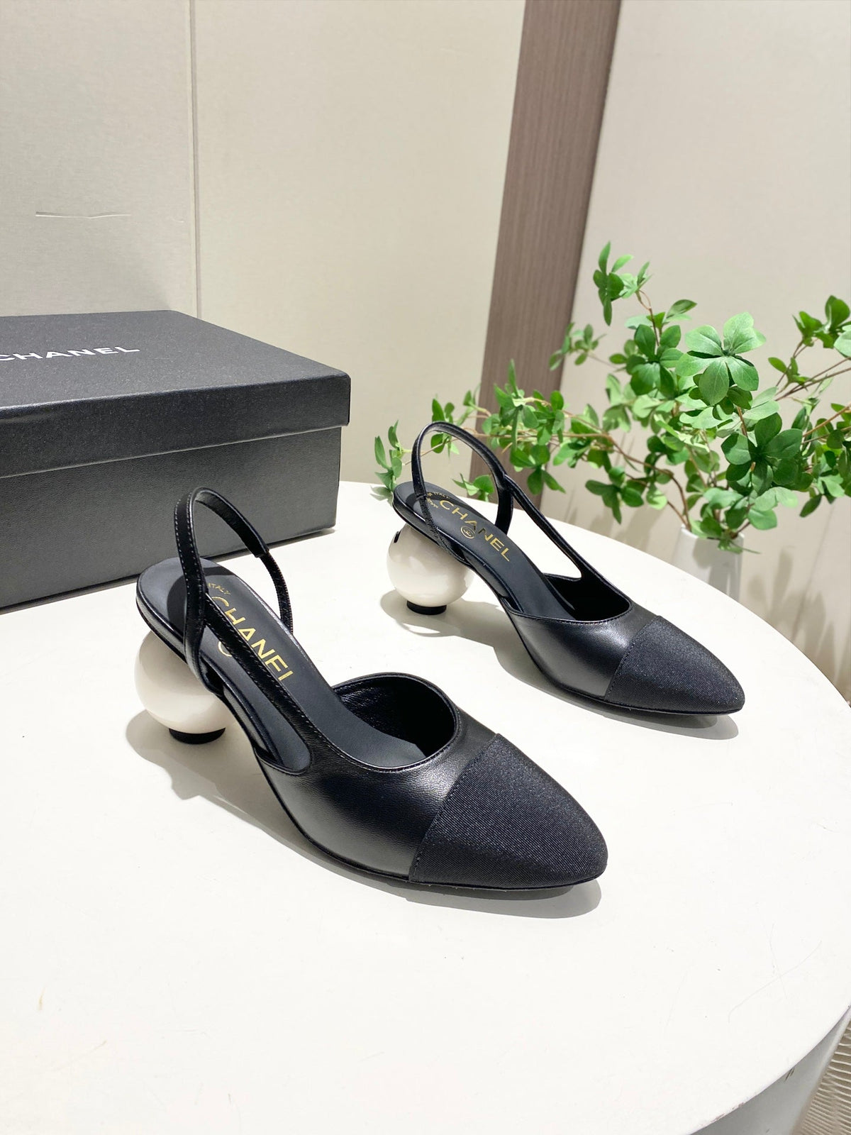 CC 26P Slingback Pearl-Shaped Heel 7cm Black Leather 767270
