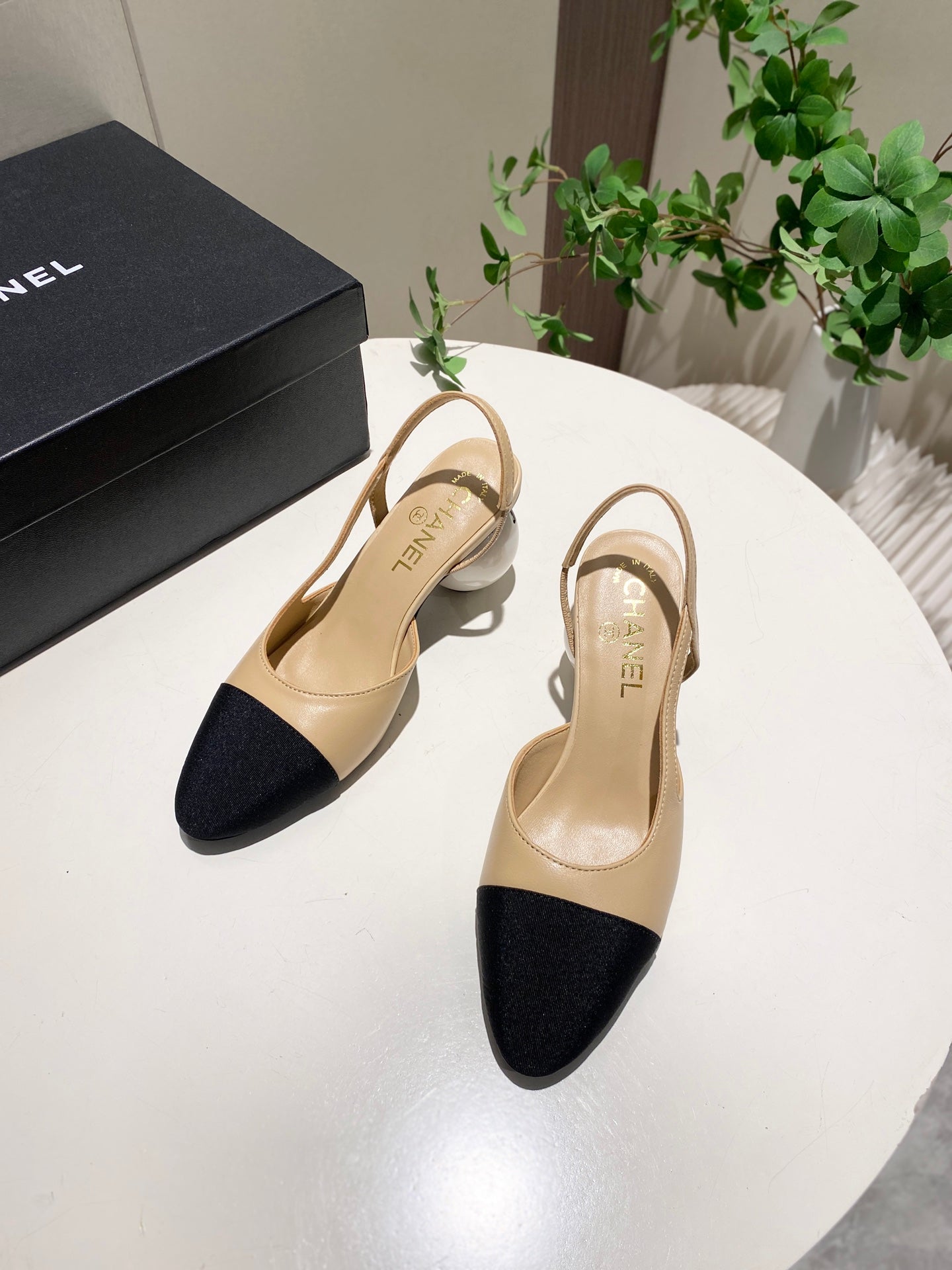 CC 26P Slingback Pearl-Shaped Heel 7cm Black Beige Leather 767271