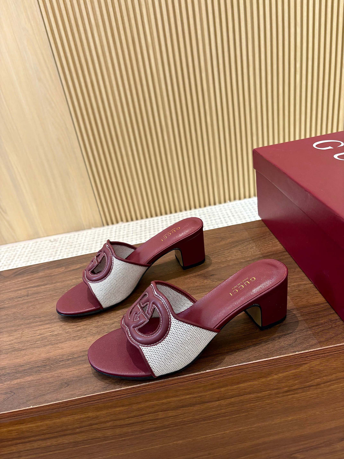 GG Interlocking G Cutout Sandals 5.5cm Burgundy Sheepskin Mesh 646495