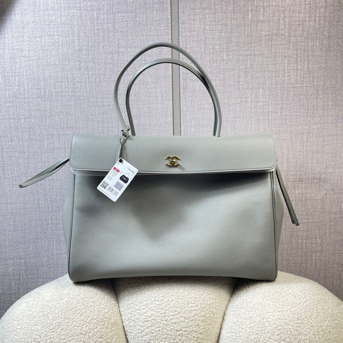 CC 26s Large Tote Bag Light Grey Grained Calfskin