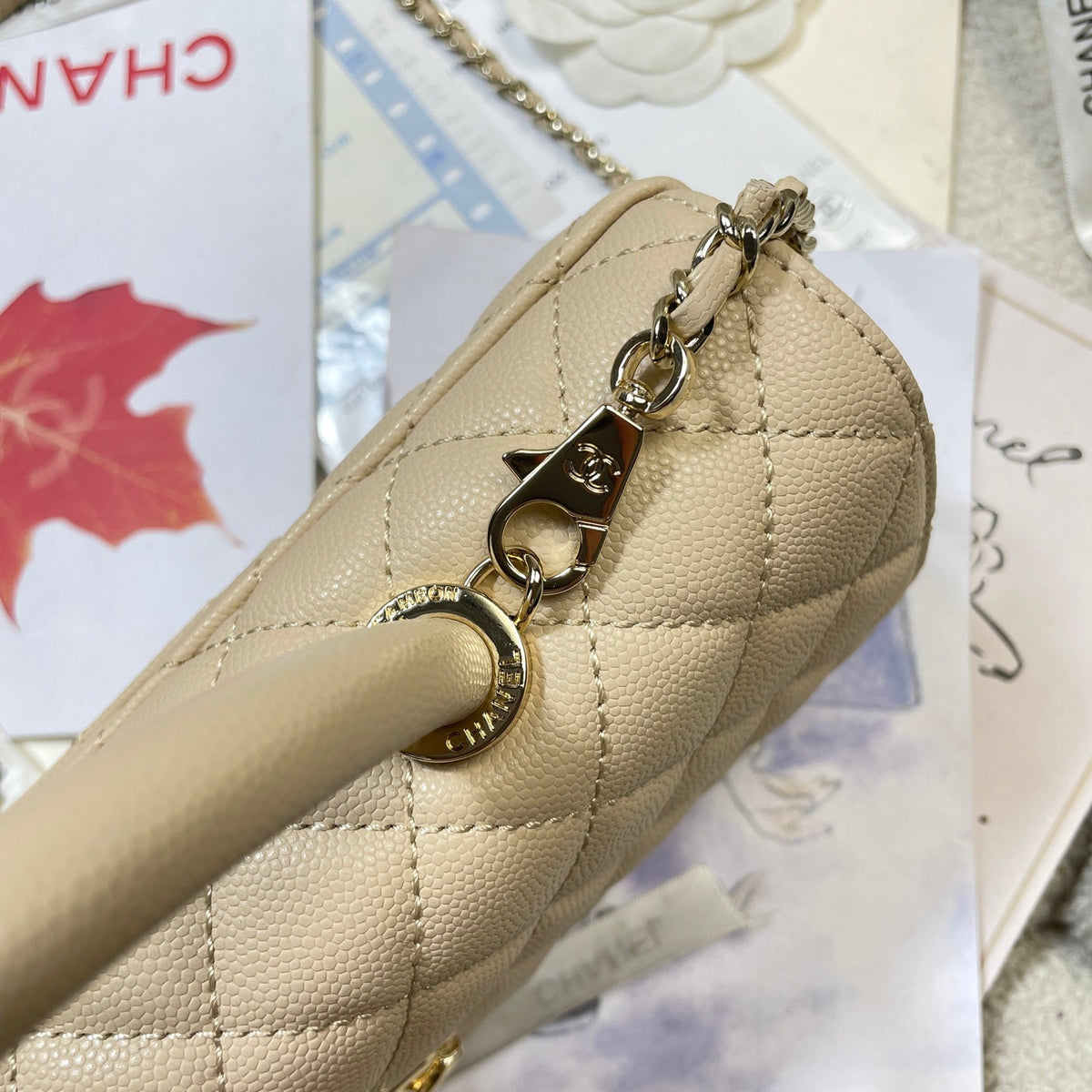 CC 26P Horizontal Coco Handle 32cm Beige Quited Caviar Leather