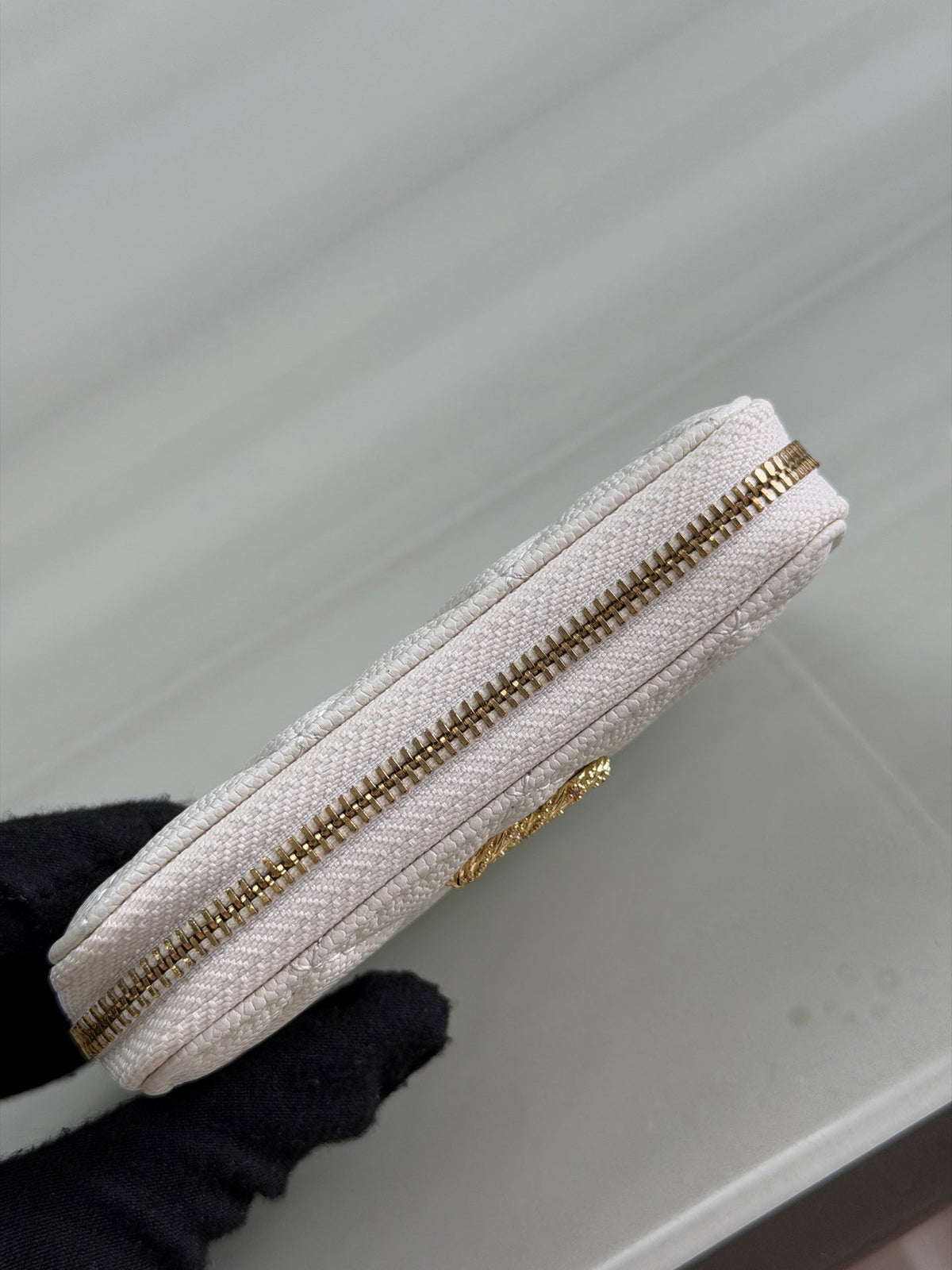 CC 26P Zipper Card Holder White Quited Caviar Leather