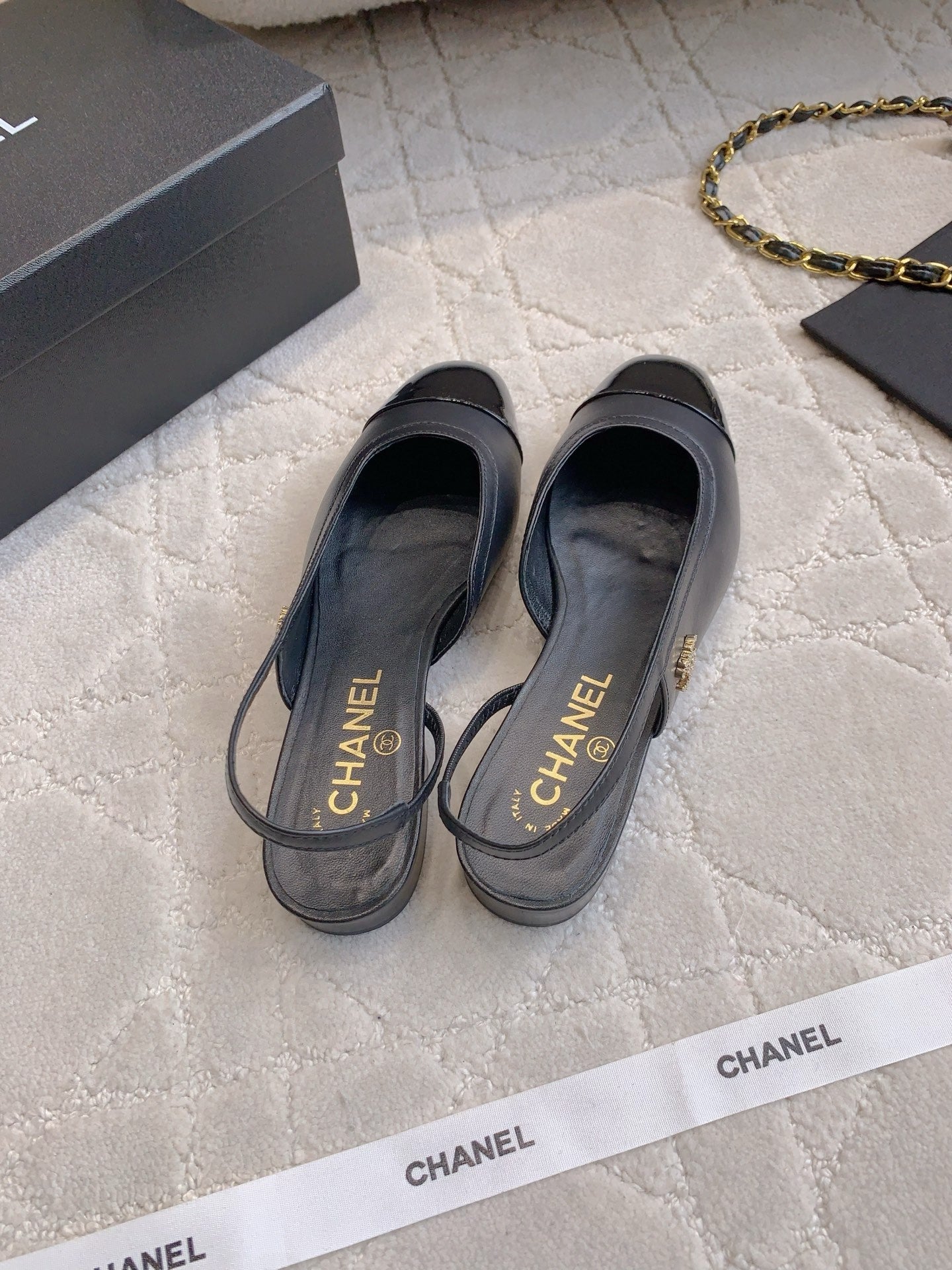 CC Cap Toe Slingback Black Lamskin & Suede 404280