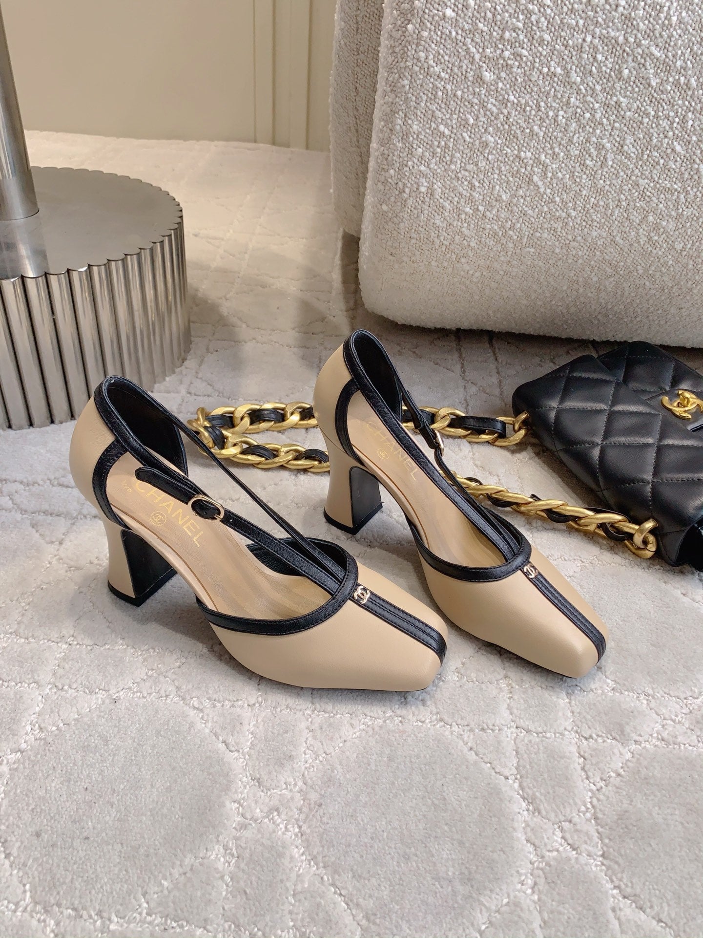 CC FW26 Square Cap Toe Slingback 8.5cm Black Beige Patent Leather 723689