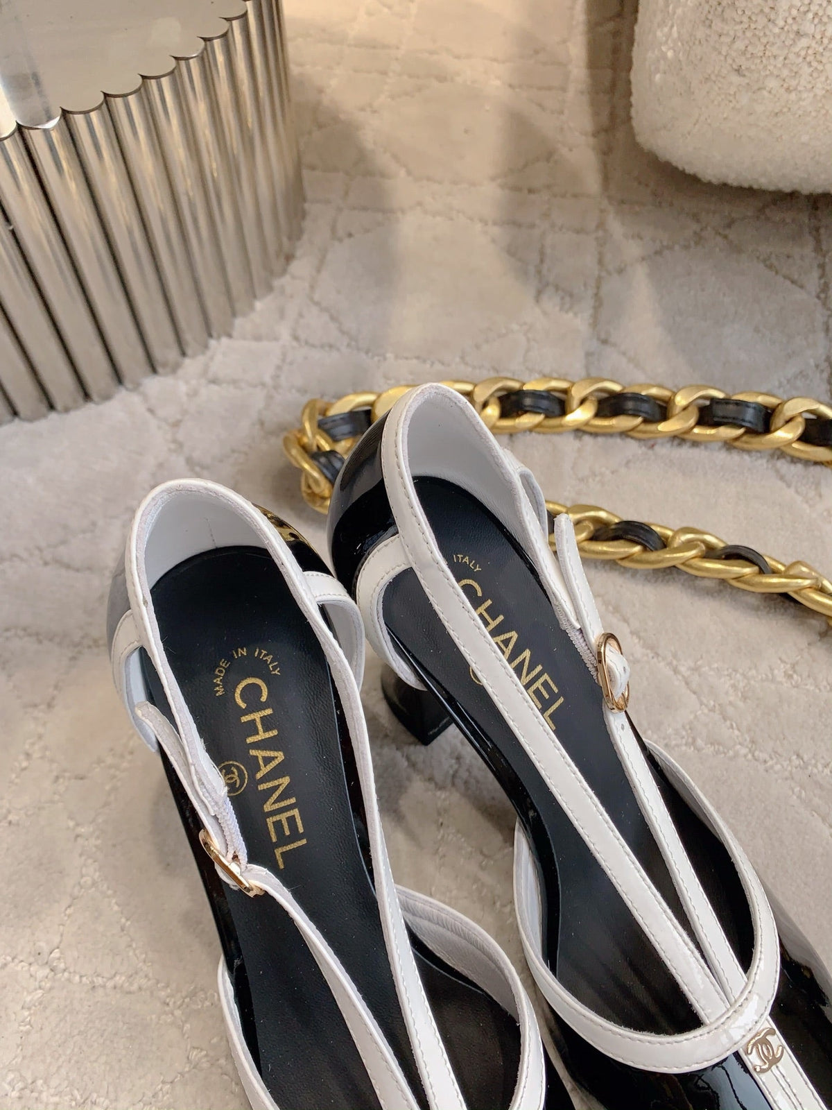 CC 2026s Two-Tone Slingback 8.5cm Black White Leather 723687