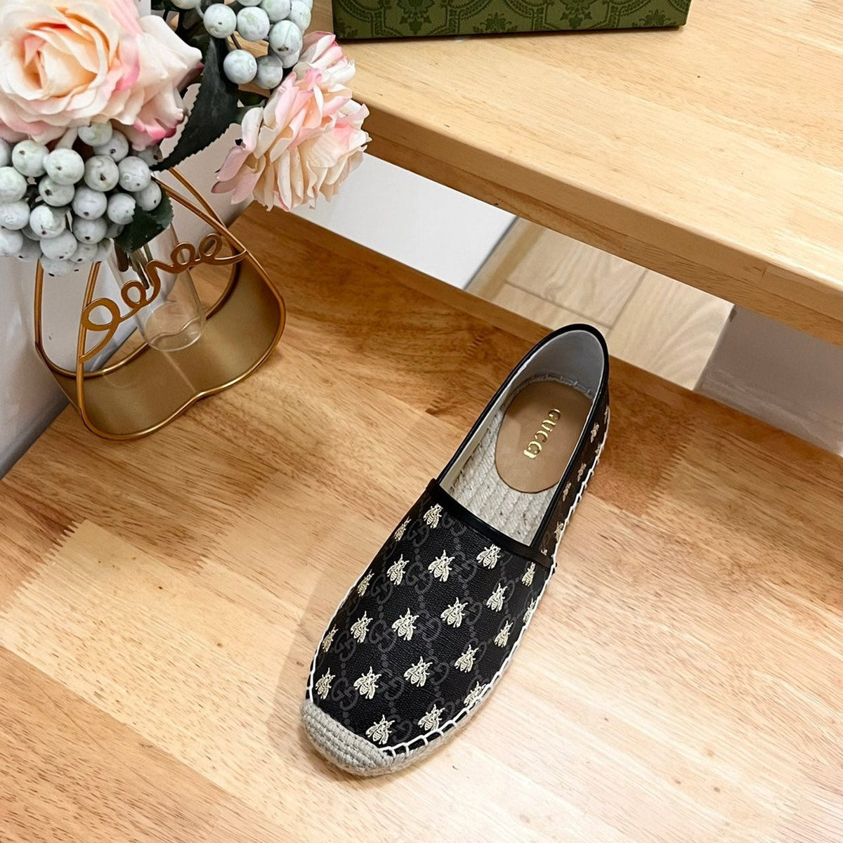 GG  Supreme Flat Shoes Black Caro