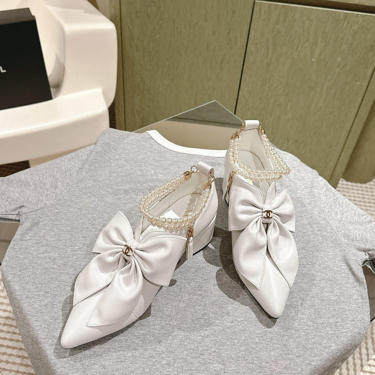 CC 24A Pearl Bow Slingbacks 65mm White Sheepskin 447467