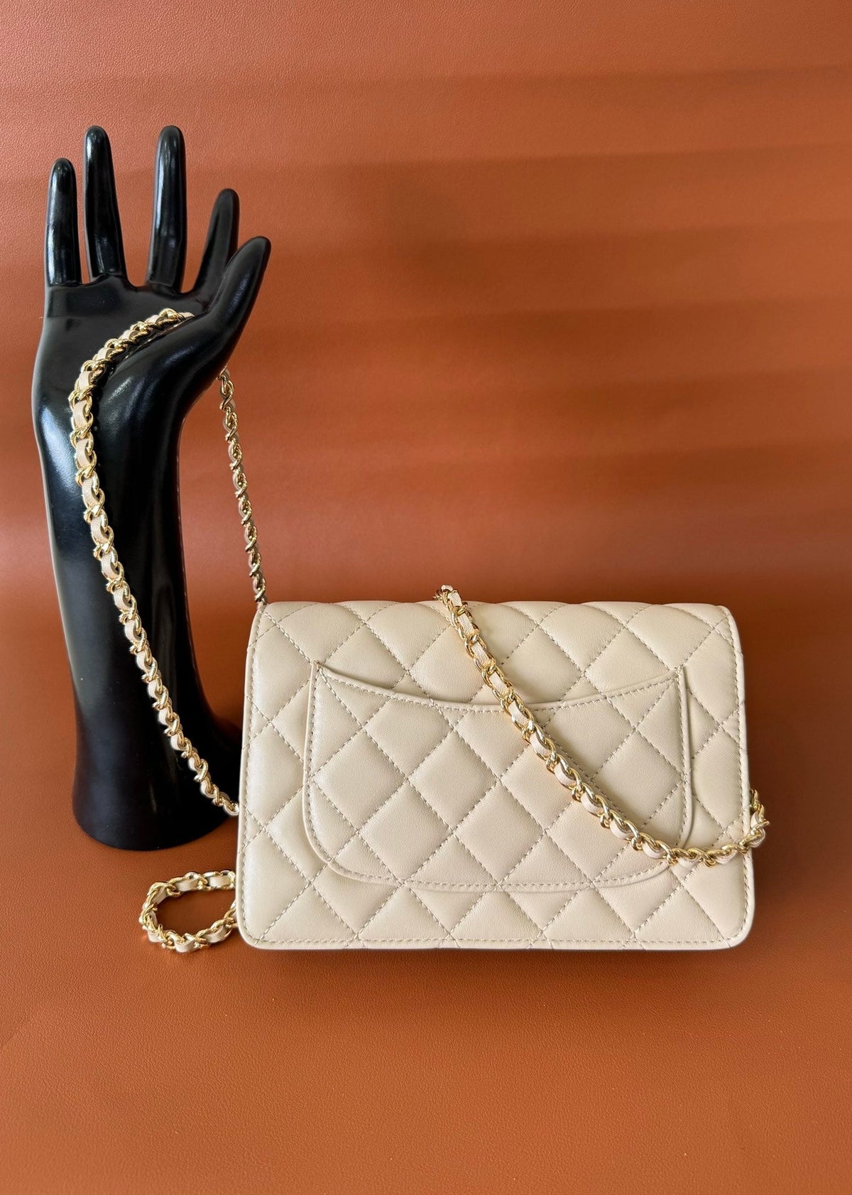 CC WOC 20cm White Lambskin GHW 223277