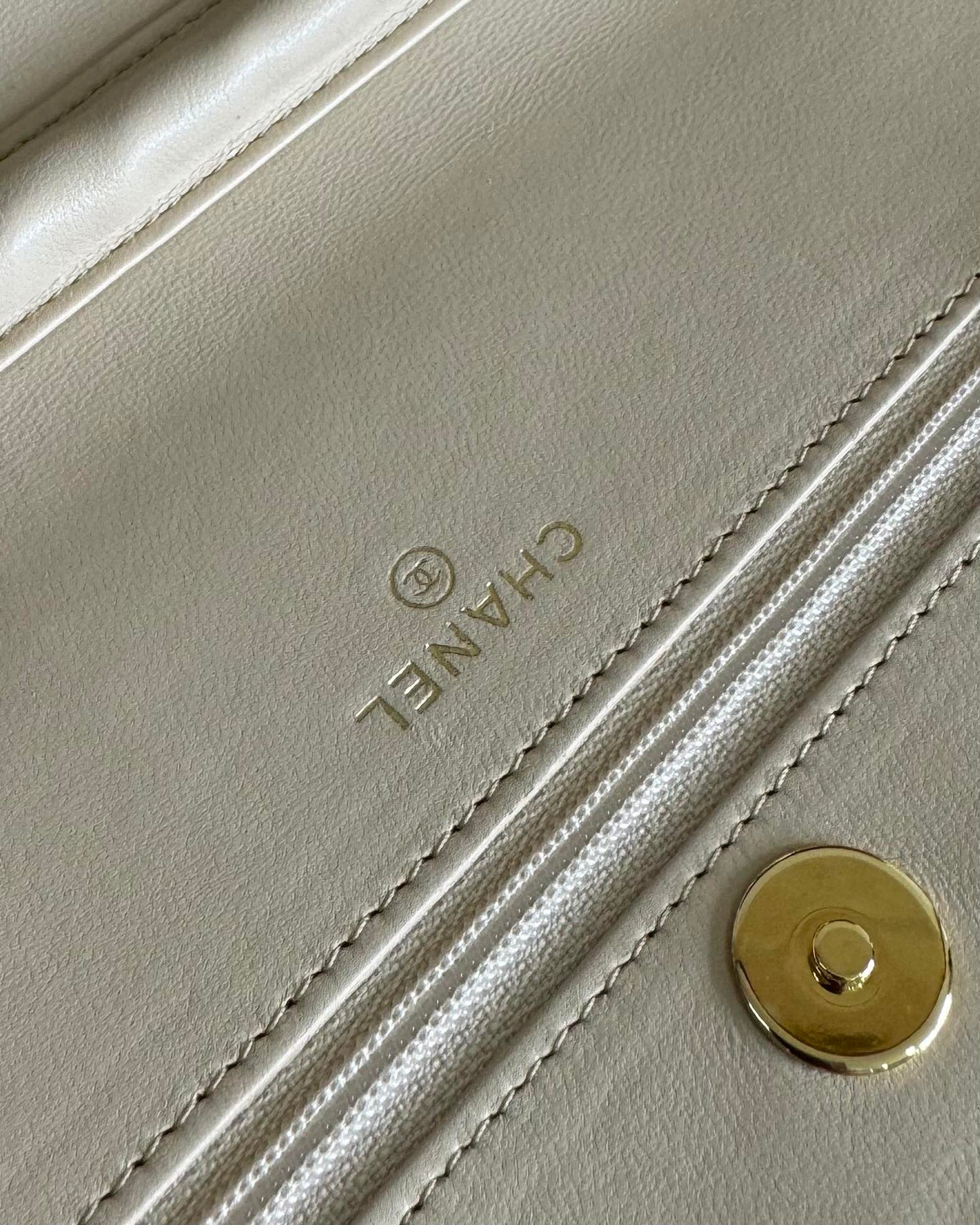 CC WOC 20cm White Lambskin GHW 223277